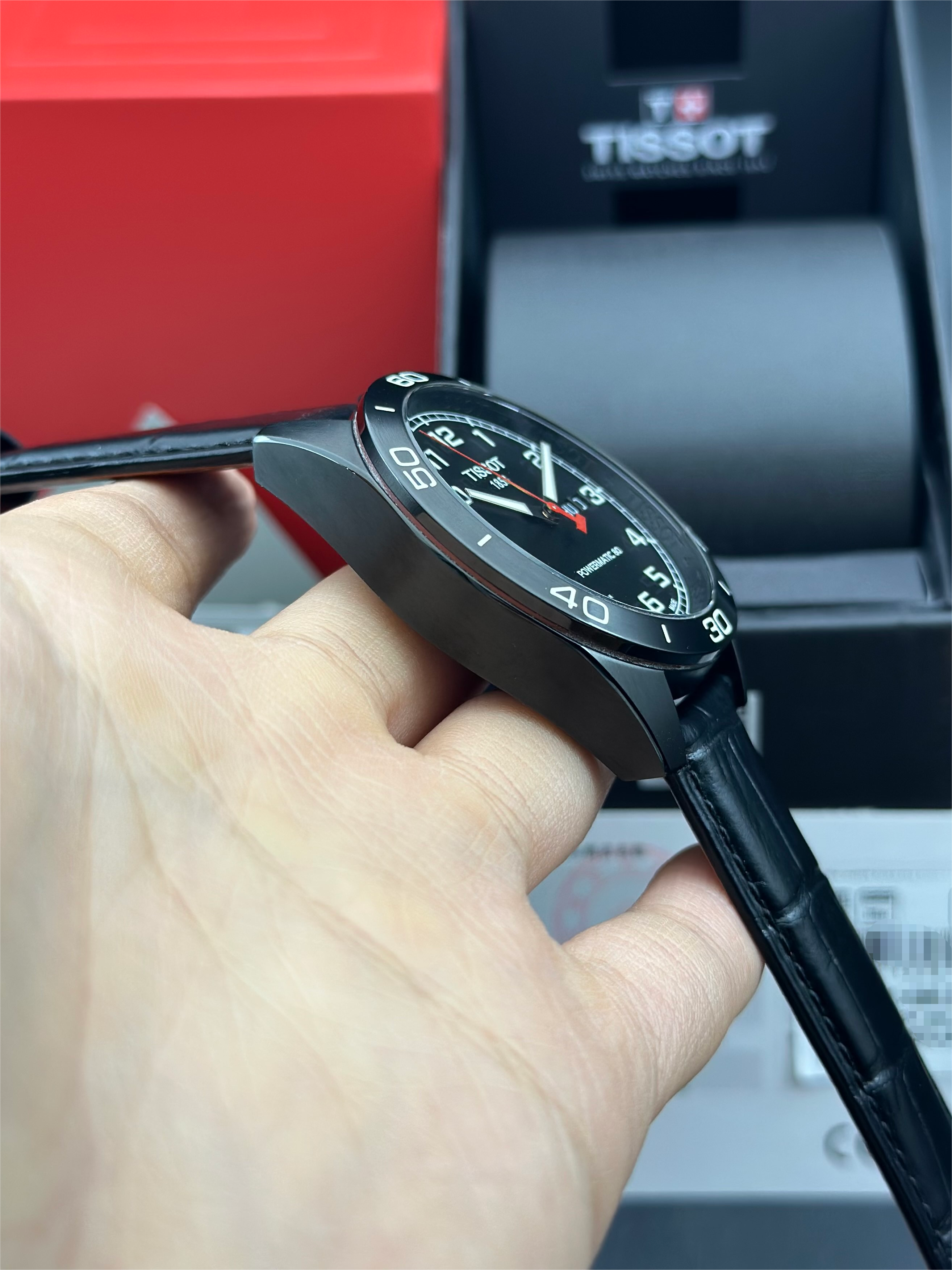 Tissot T131.430.36.052.00 detail 2