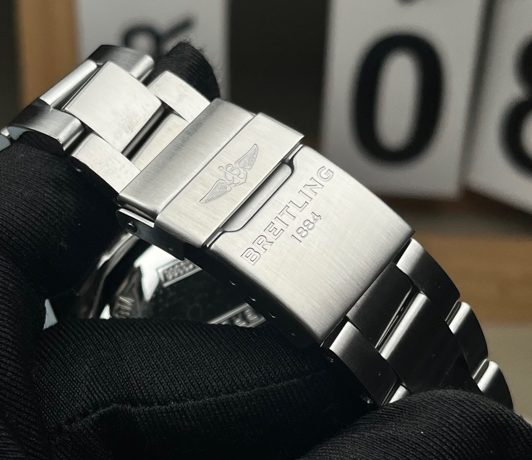 Breitling A13388111B1A1 detail 6