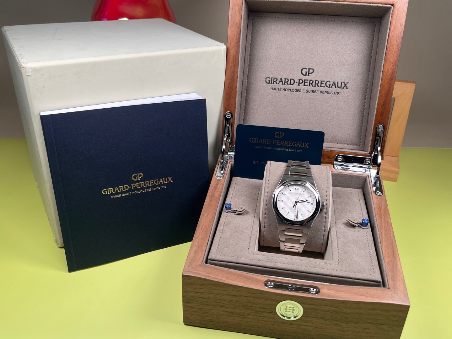 Girard Perregaux 81000-11-131-11A detail 7