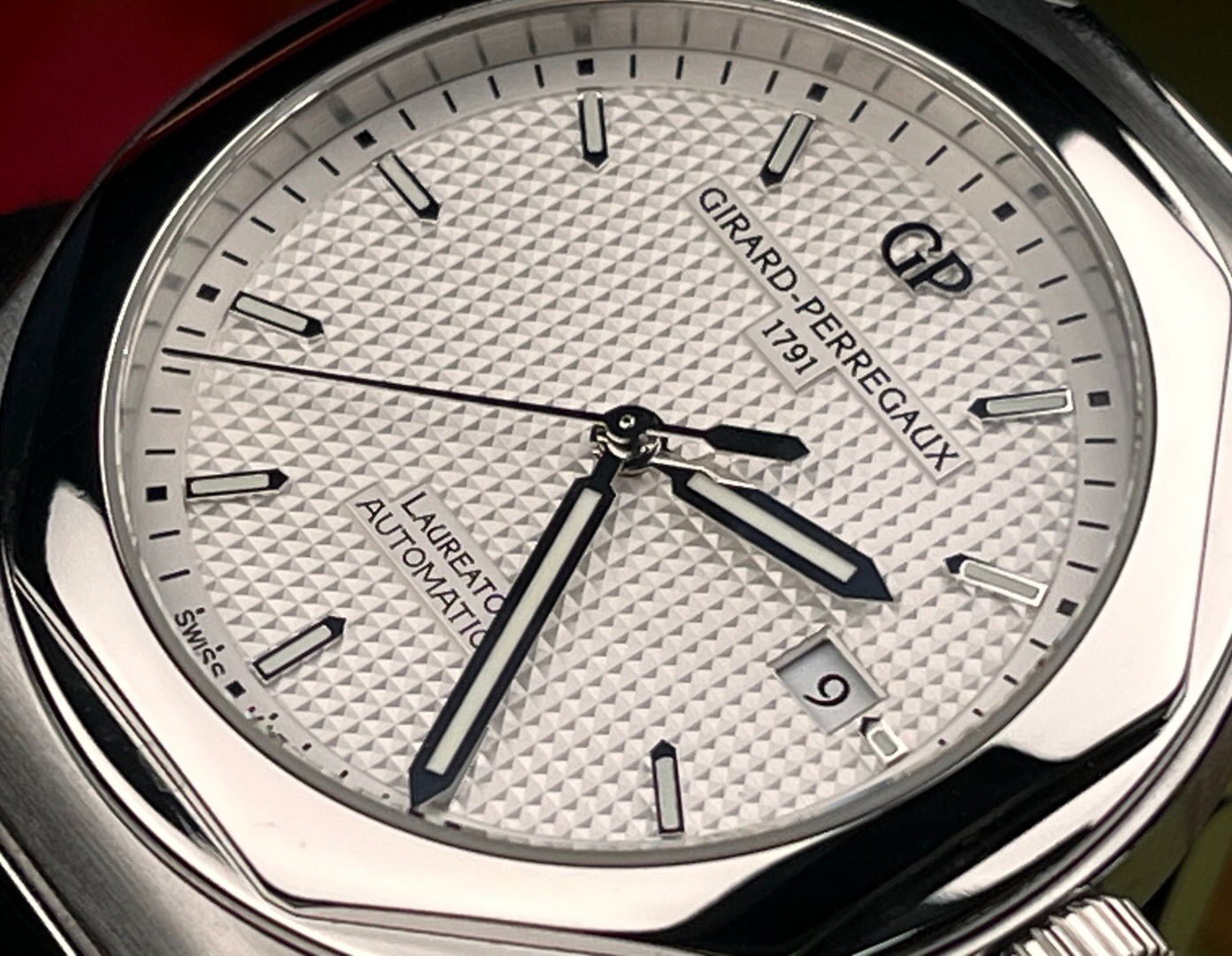 Girard Perregaux 81000-11-131-11A detail 3