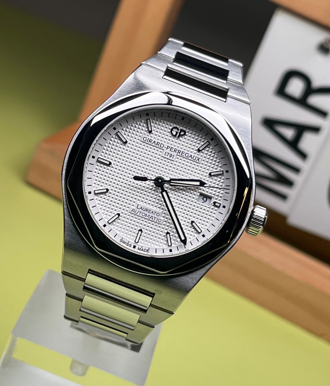 Girard Perregaux 81000-11-131-11A detail 1