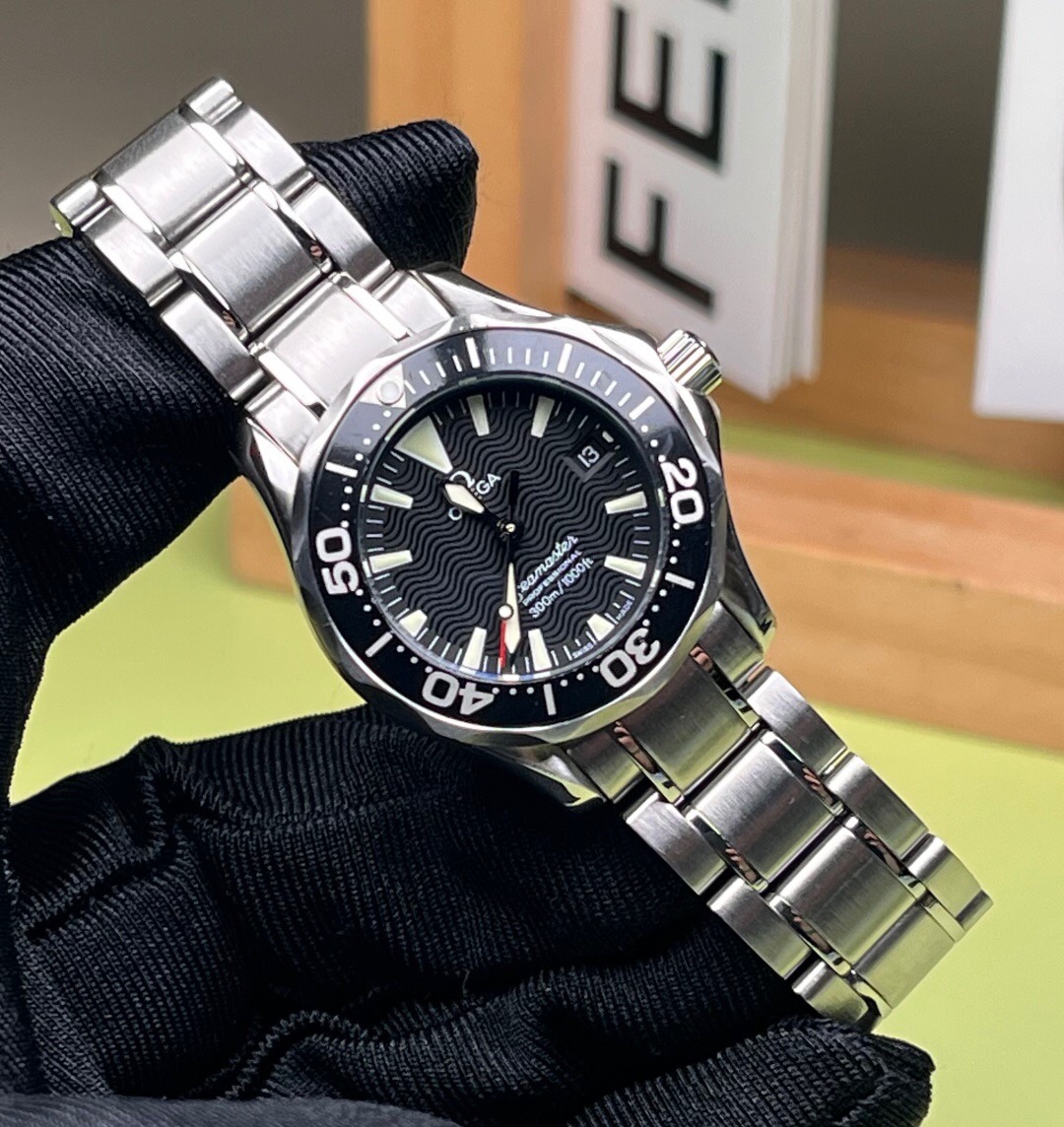 Omega 2284.50.00 detail 3