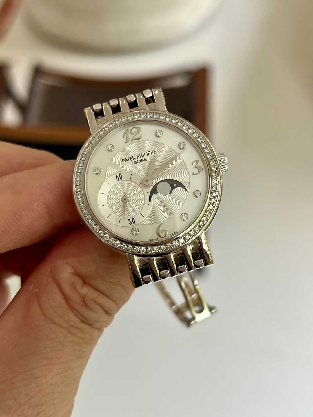 Patek Philippe 4958 / 1G-001 detail 1