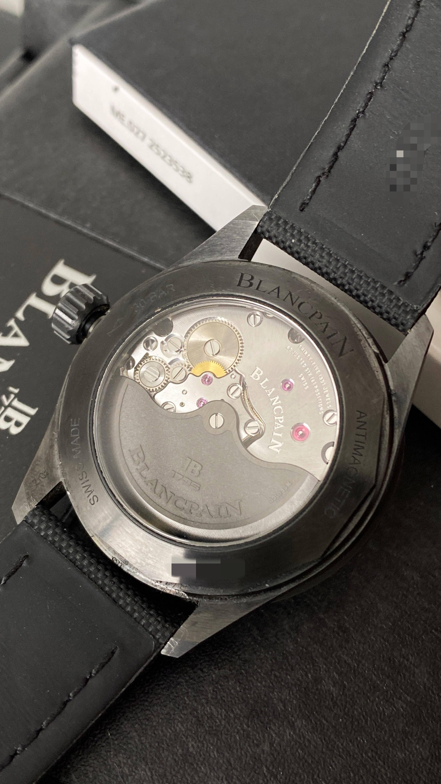Blancpain 5000-0130-B52A detail 5