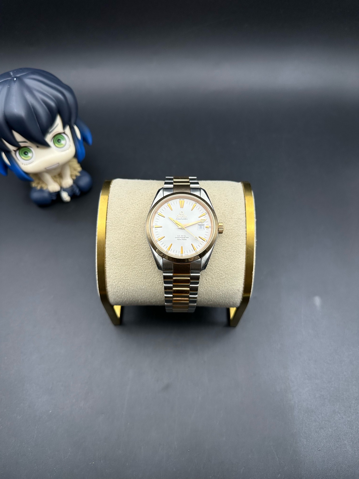 Omega 2303.30.00 detail 1