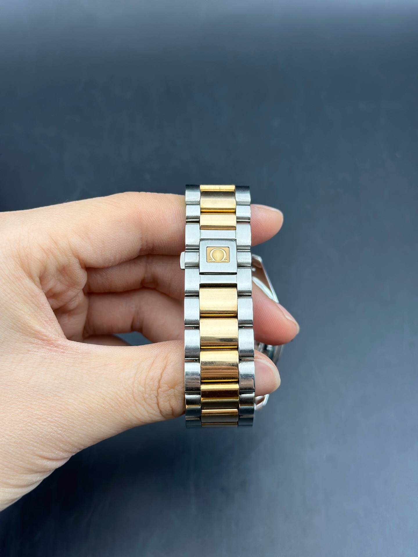 Omega 2303.30.00 detail 4