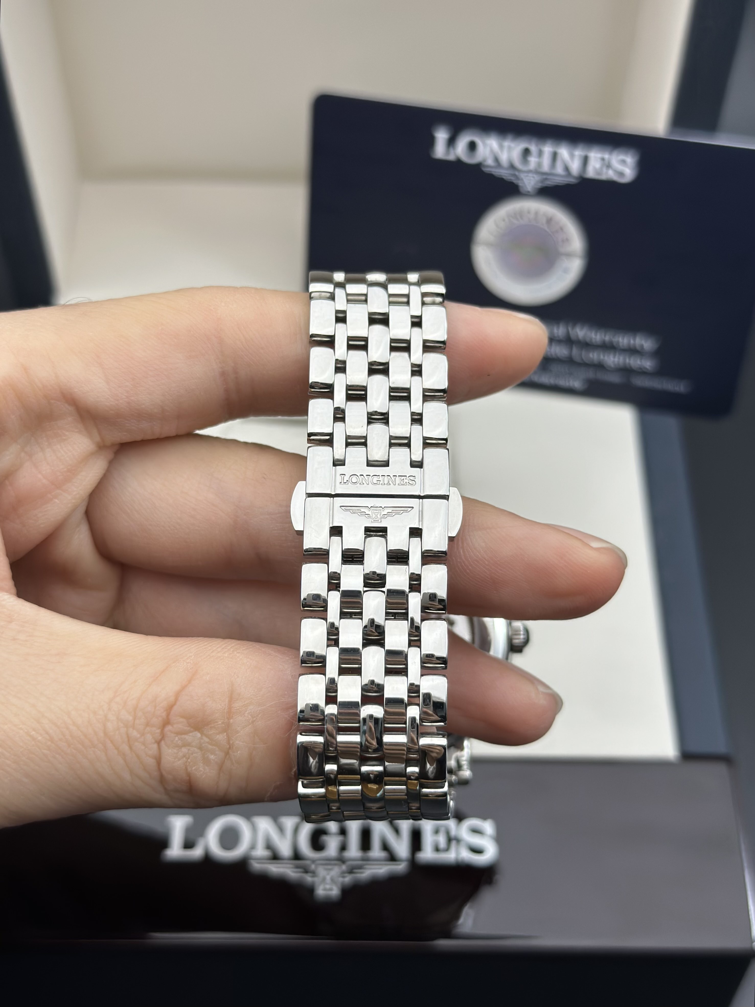 Longines L4.810.4.72.6 detail 3