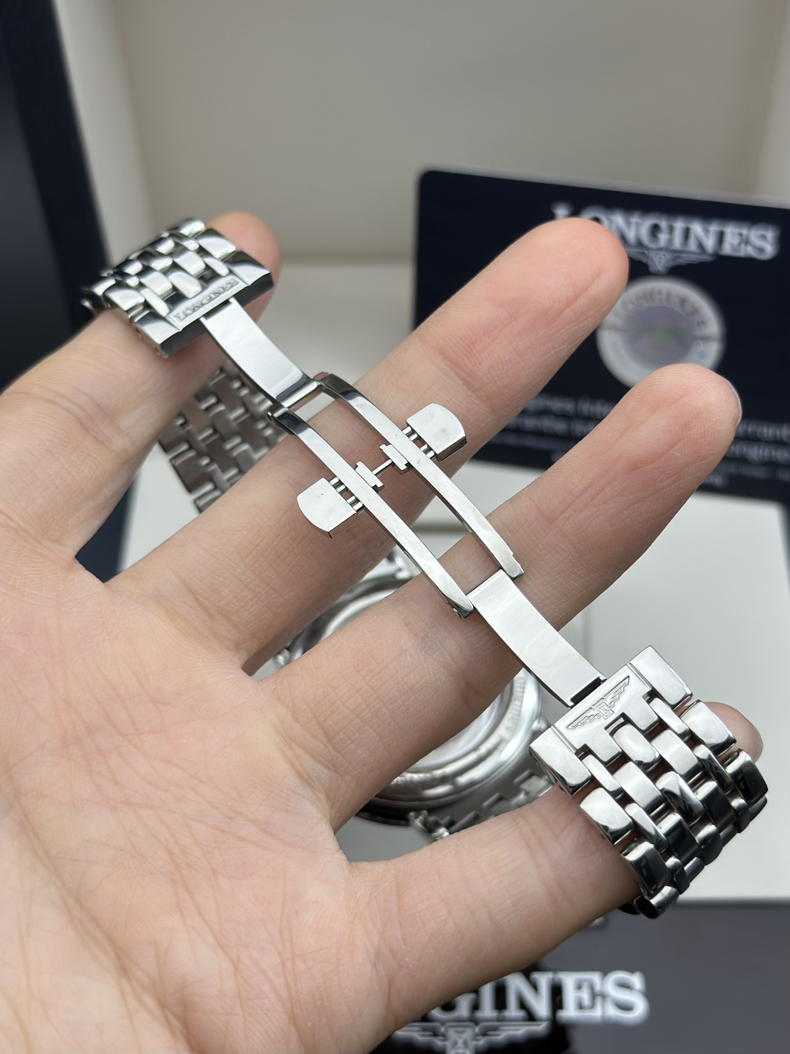 Longines L4.810.4.72.6 detail 4