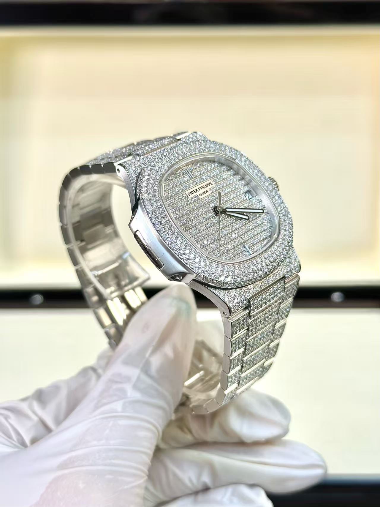 Patek Philippe 5719 / 1G-001 detail 1
