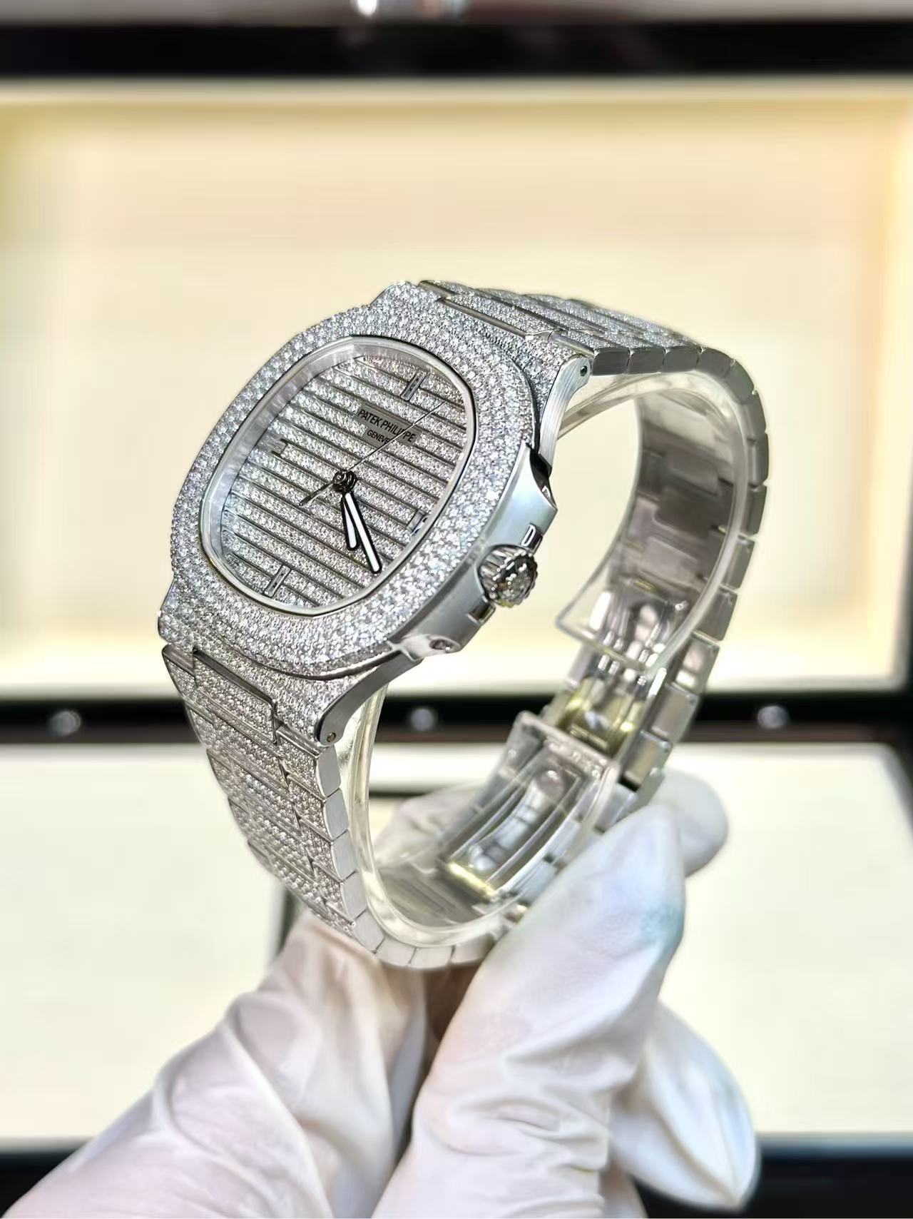 Patek Philippe 5719 / 1G-001 detail 2