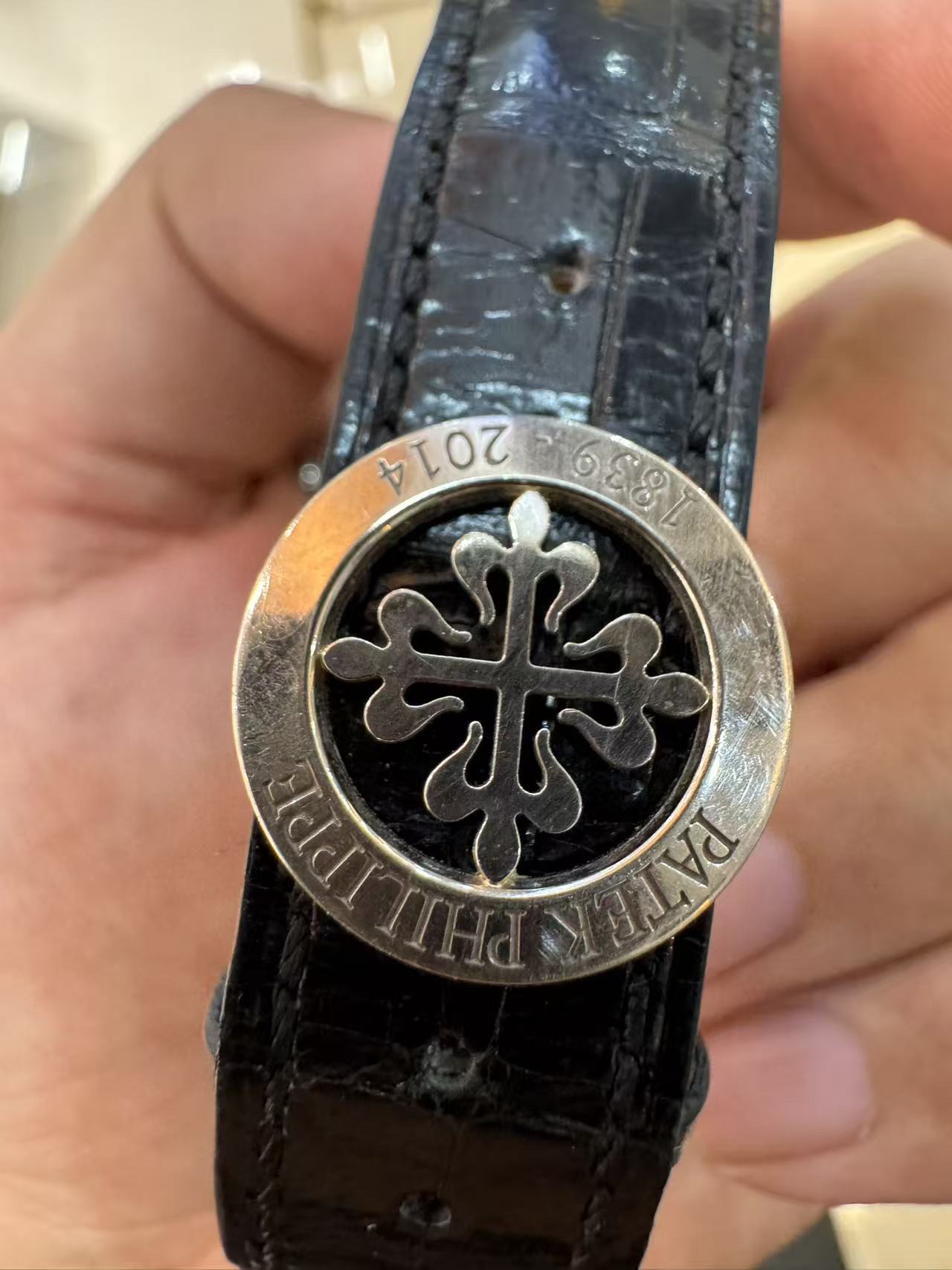 Patek Philippe 5575G-001 detail 3