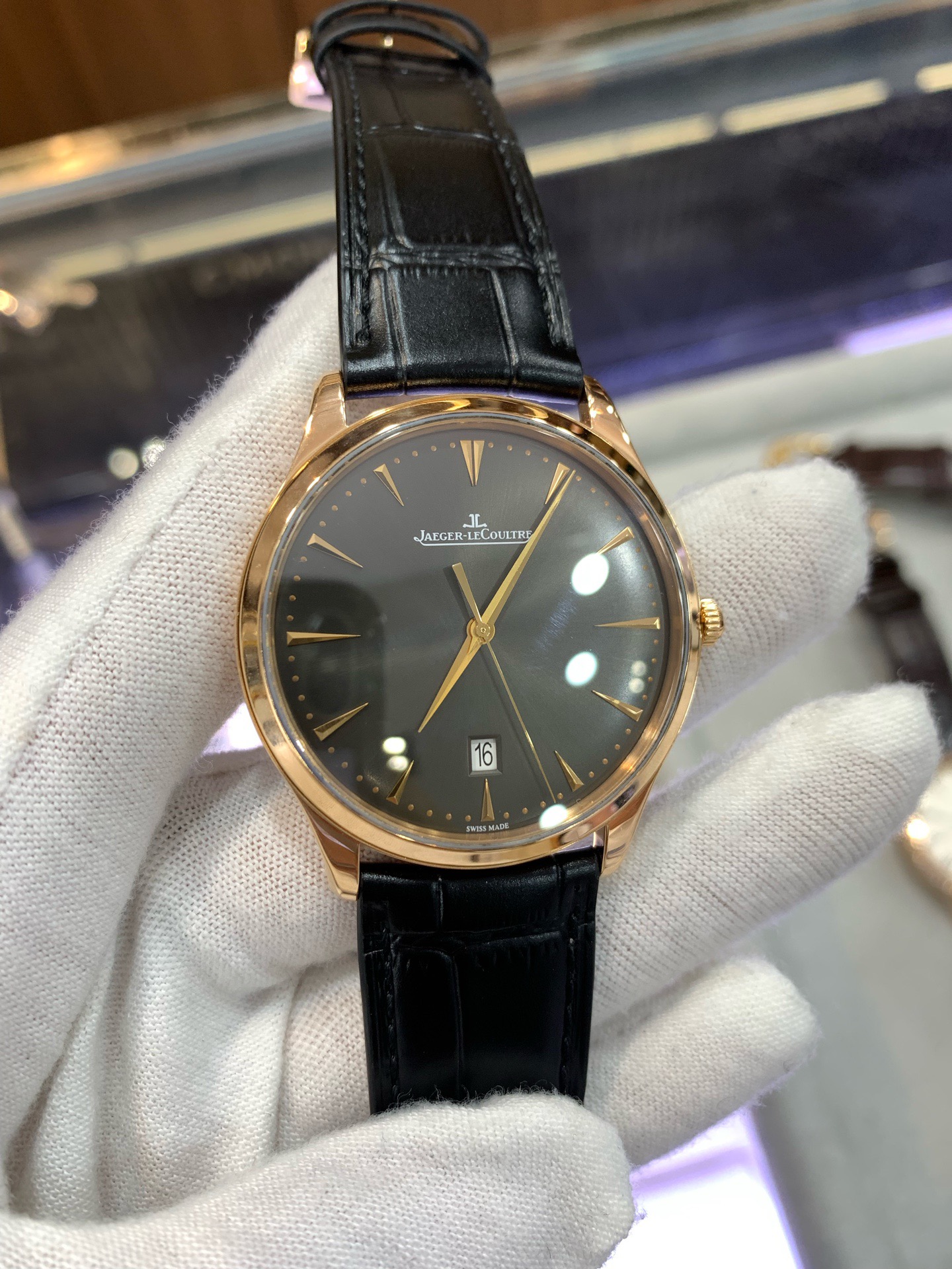 Jaeger-LeCoultre 128255J detail 2