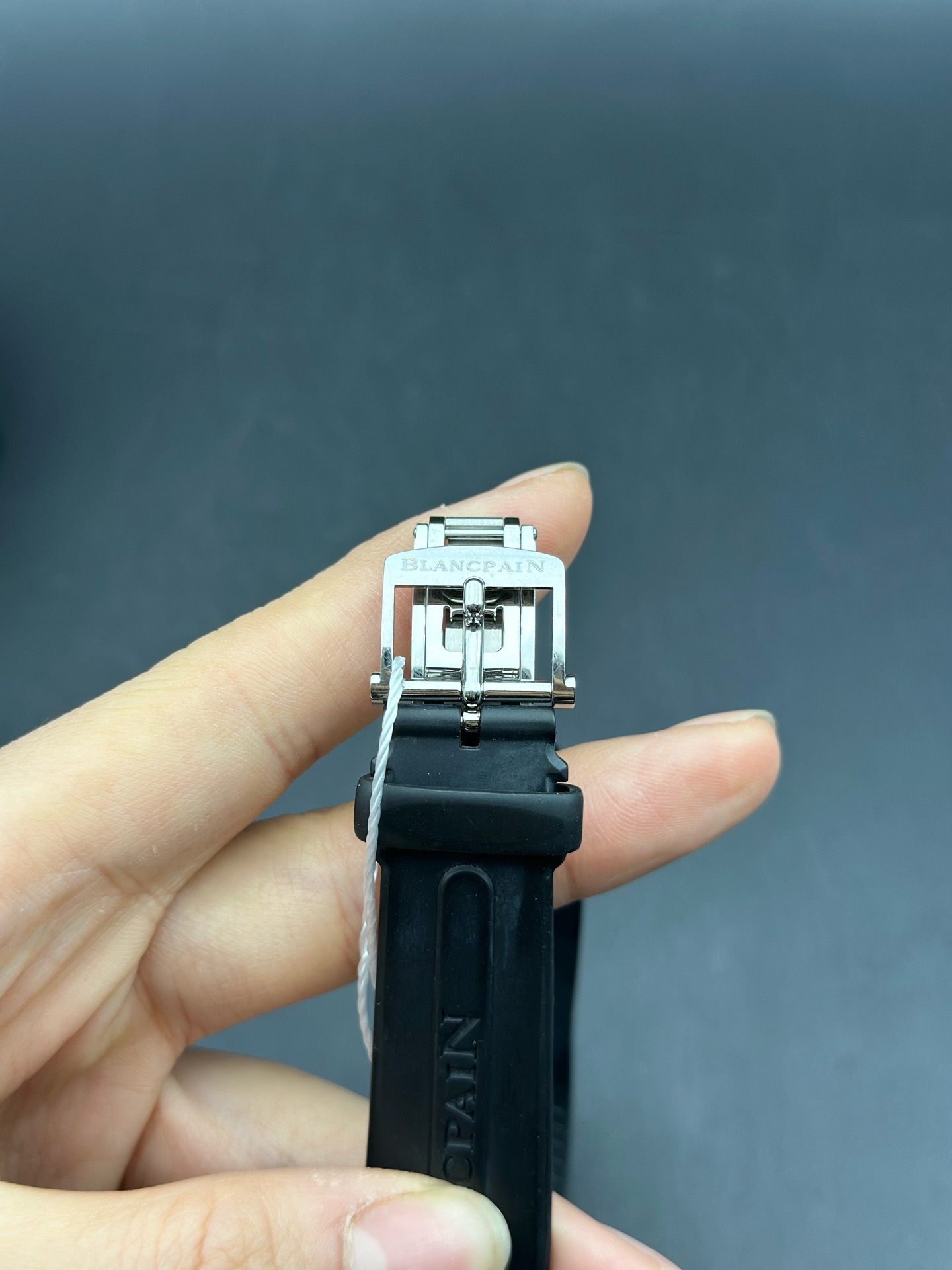 Blancpain 3300-4530-64B detail 4