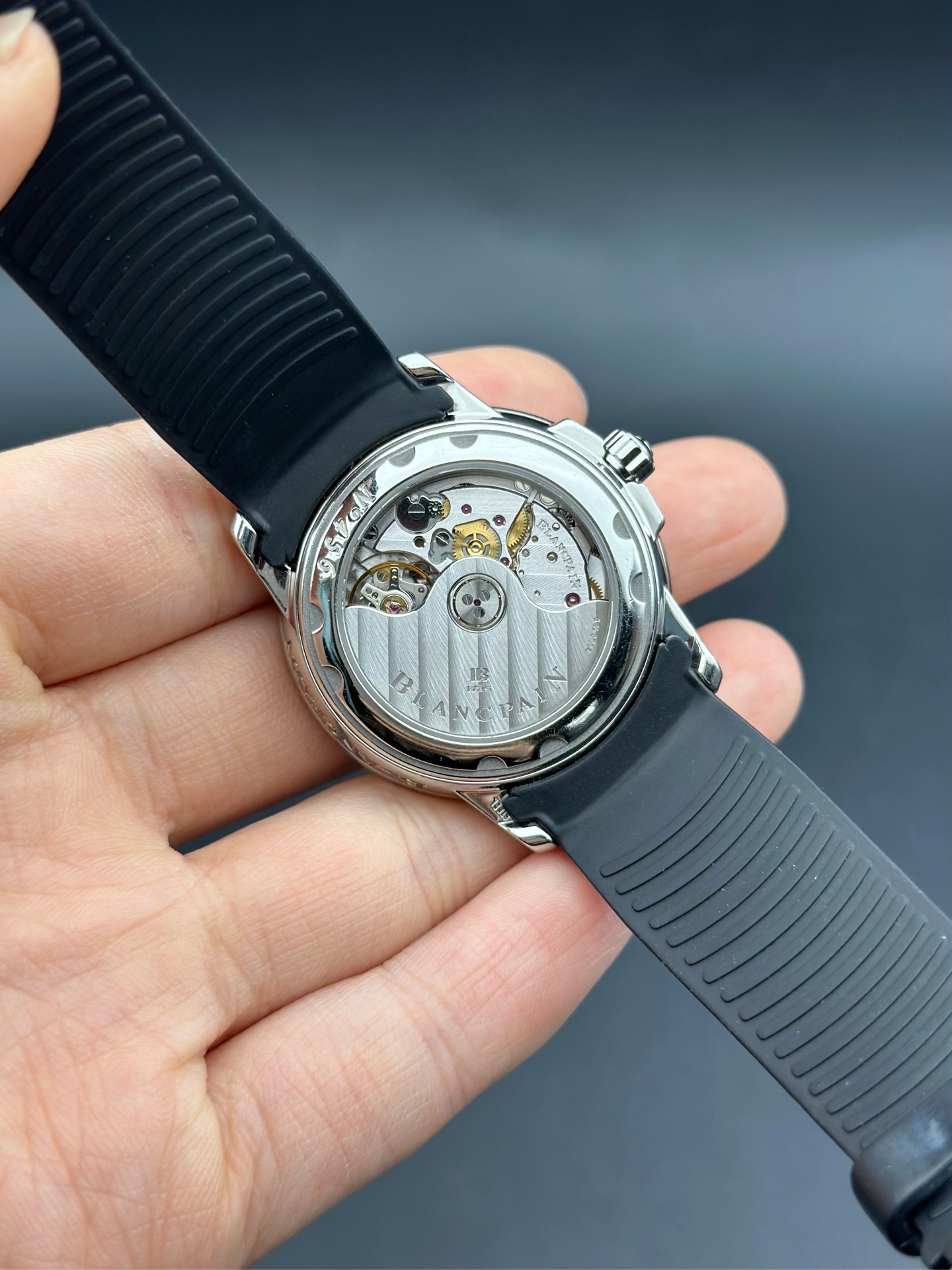 Blancpain 3300-4530-64B detail 7