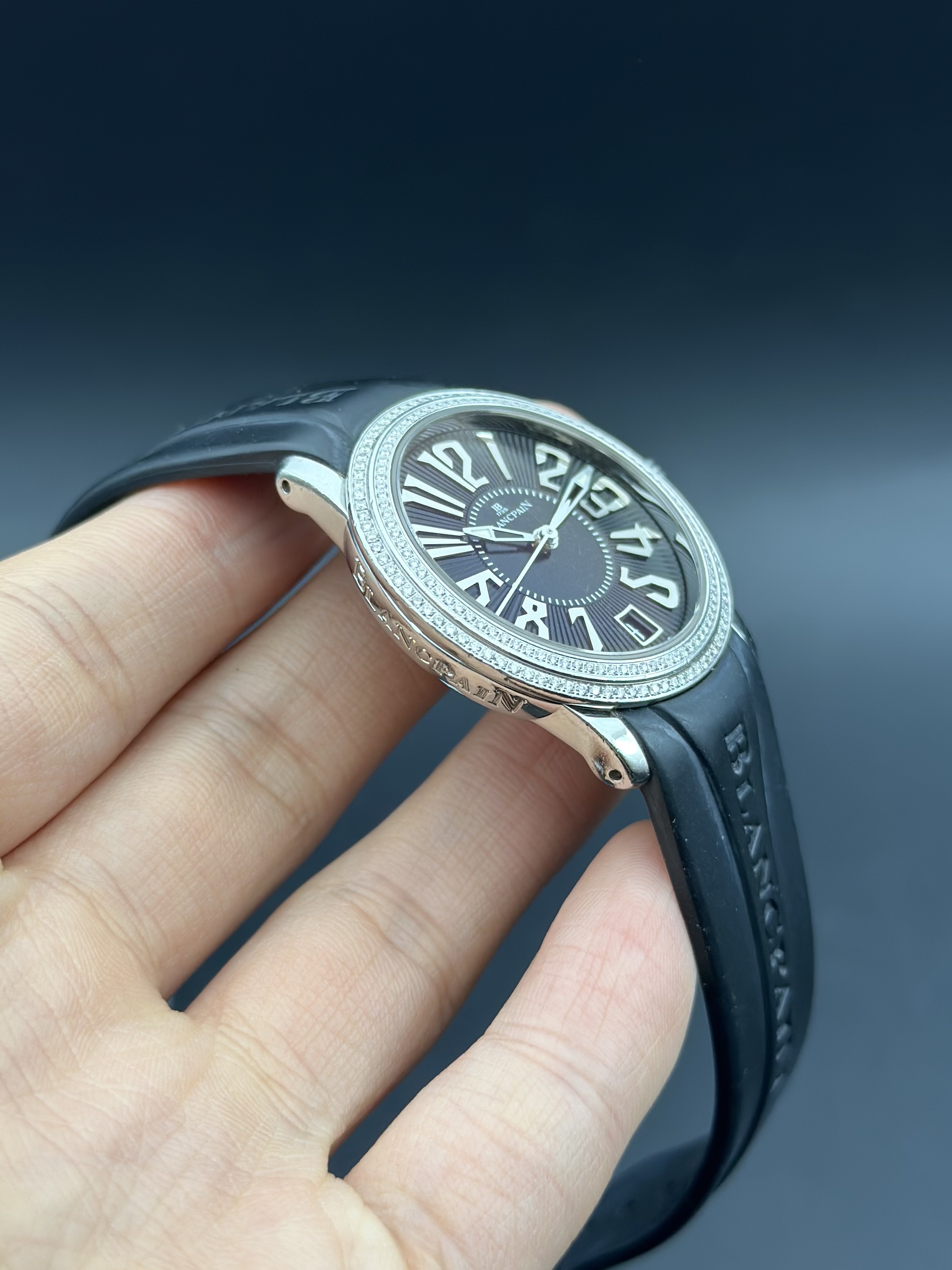 Blancpain 3300-4530-64B detail 2