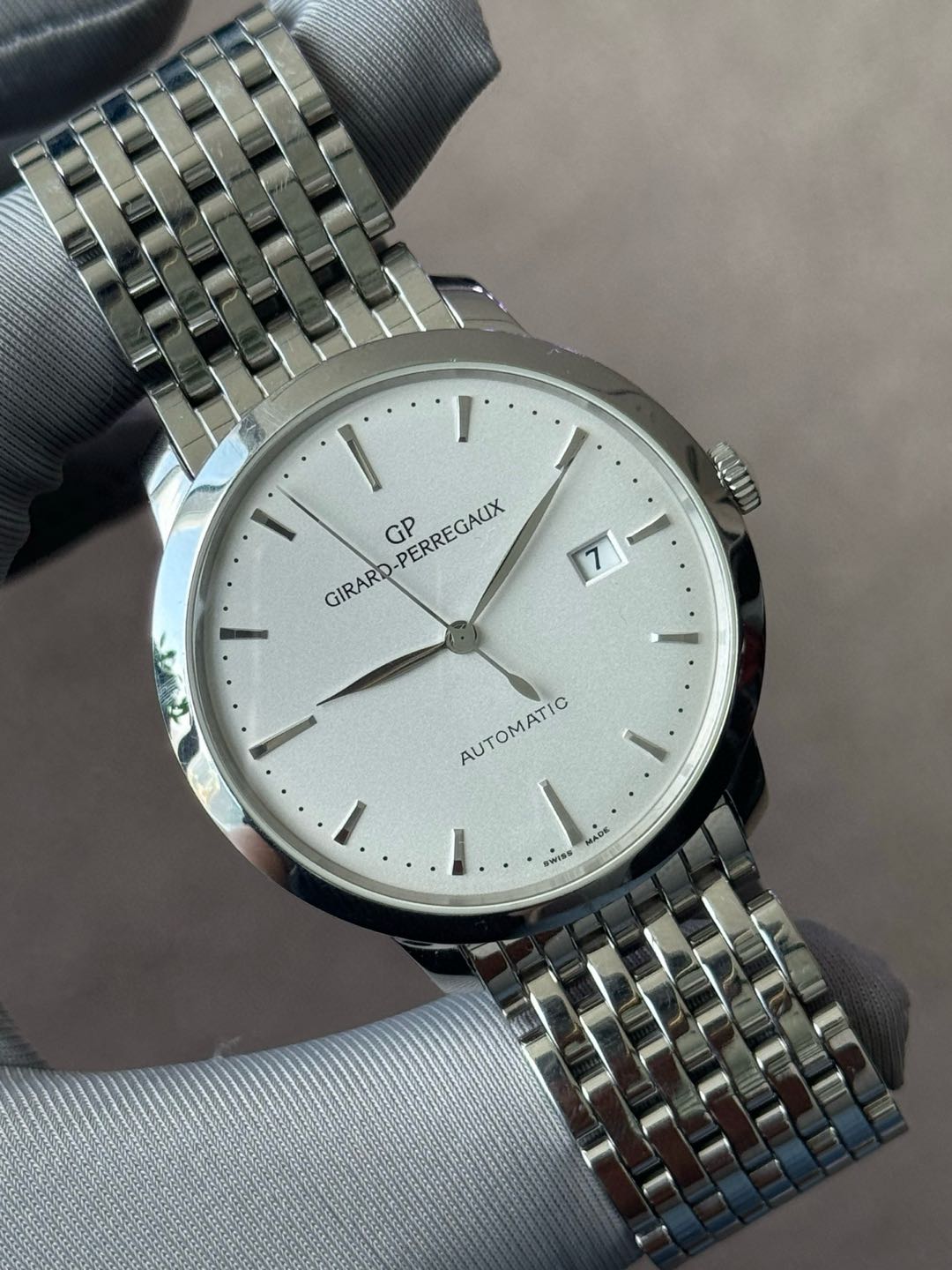 Girard Perregaux 49555-11-131-11A detail 2