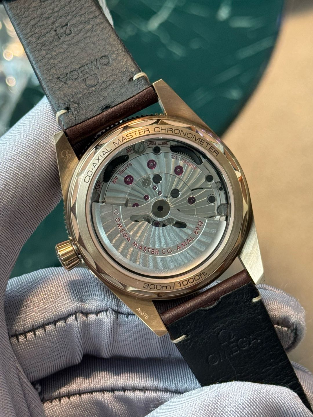Omega 234.92.41.21.10.001 detail 6