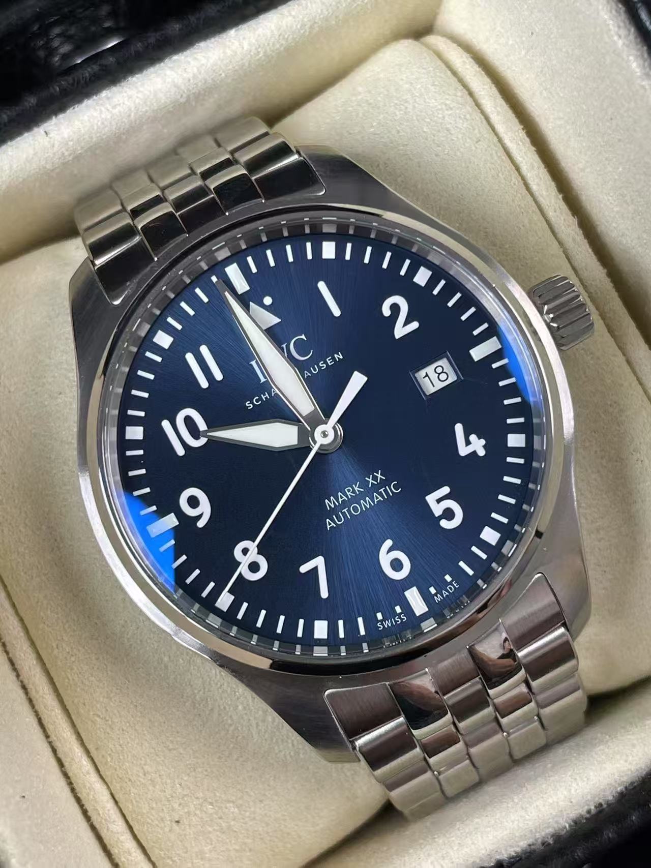 IWC IW328204 detail 1