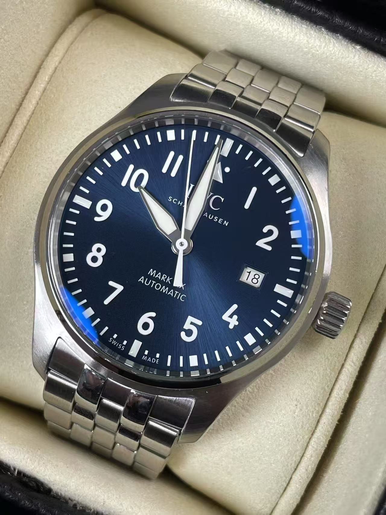 IWC IW328204 detail 2
