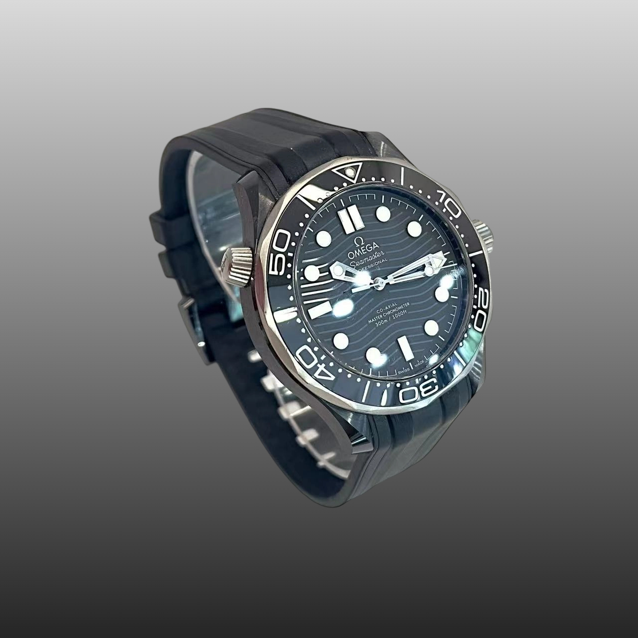 Omega 210.92.44.20.01.001 detail 2