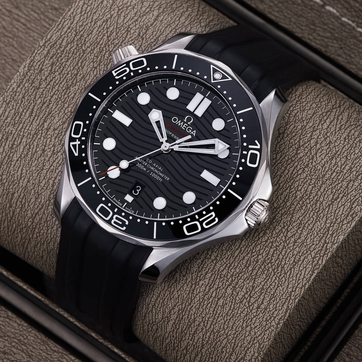 Omega 210.32.42.20.01.001