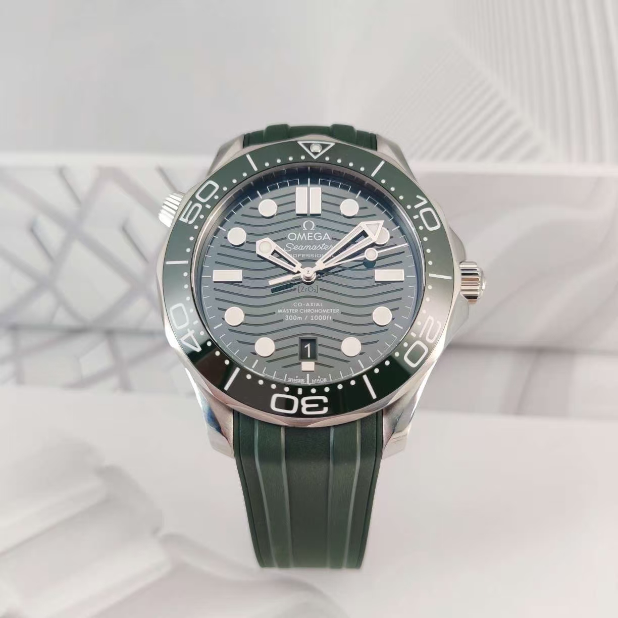 Omega 210.32.42.20.10.001