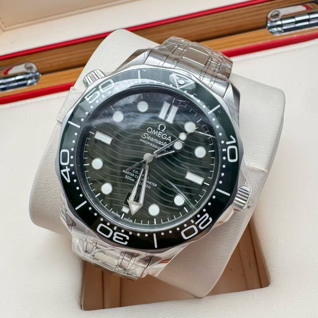 Omega 210.30.42.20.10.001 detail 1