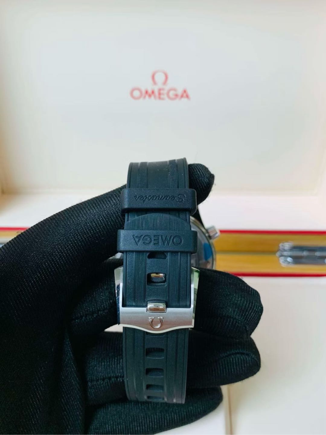 Omega 210.32.42.20.04.001 detail 3