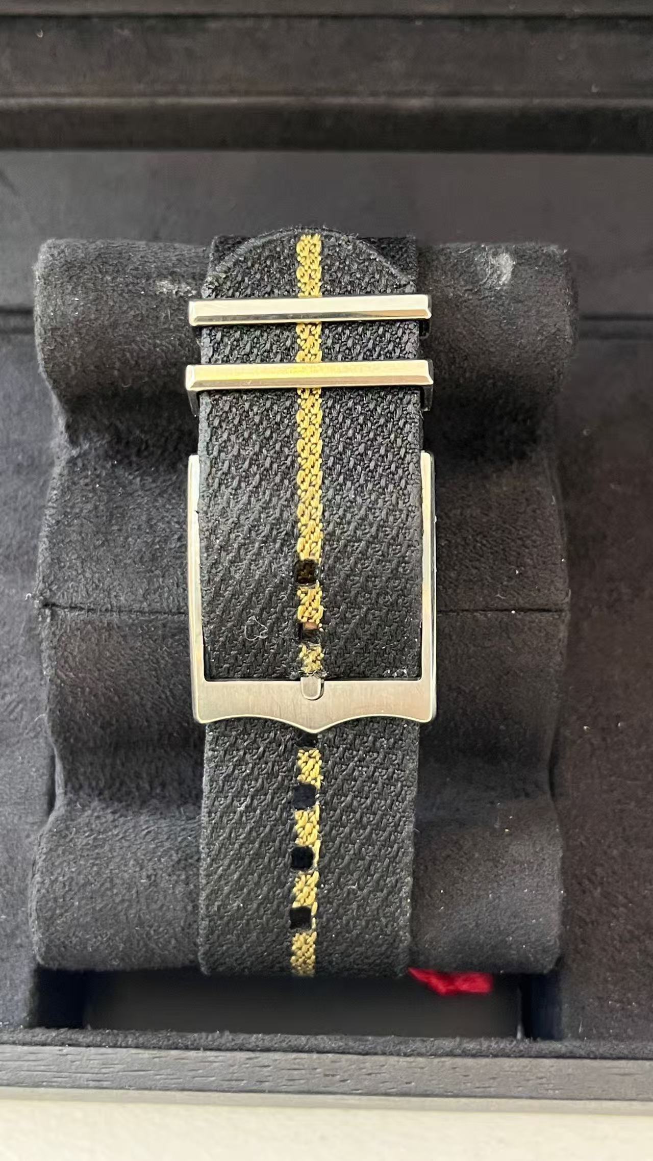 Tudor m79833mn-0004 detail 3