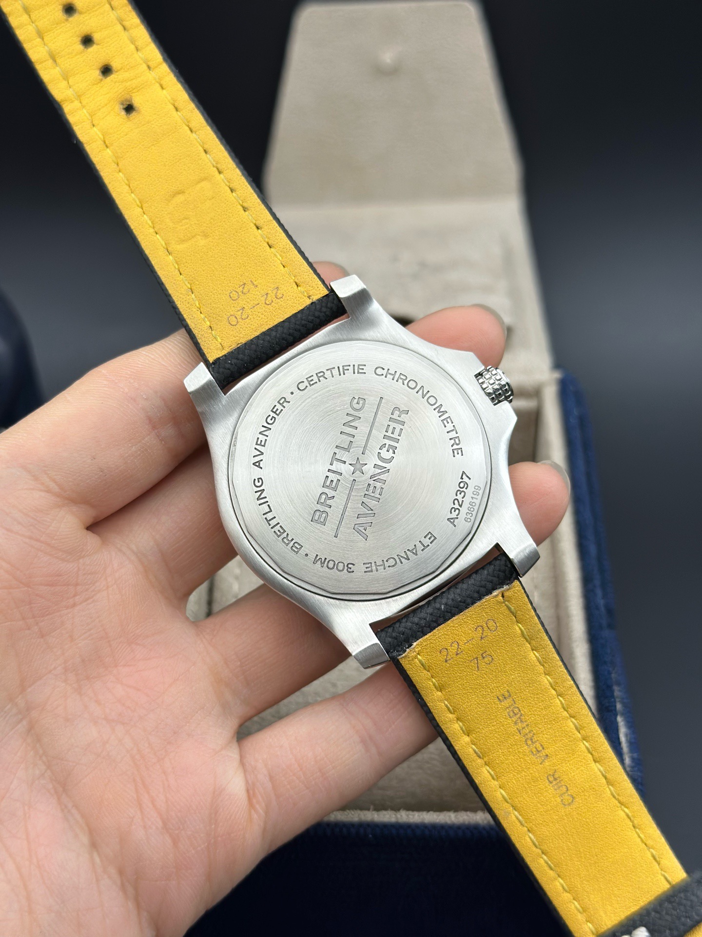 Breitling A32397101A1X1 detail 7