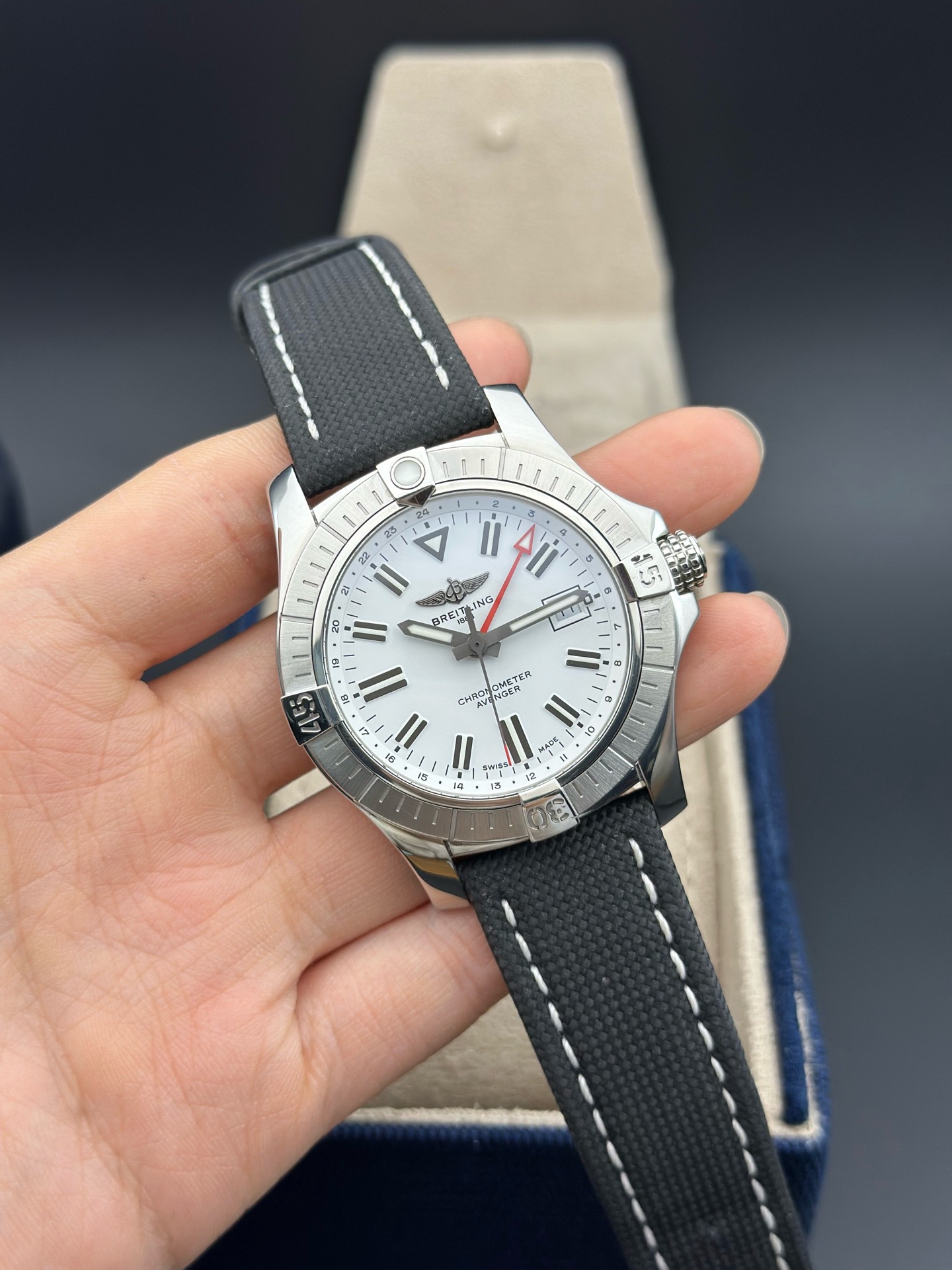 Breitling A32397101A1X1 detail 2