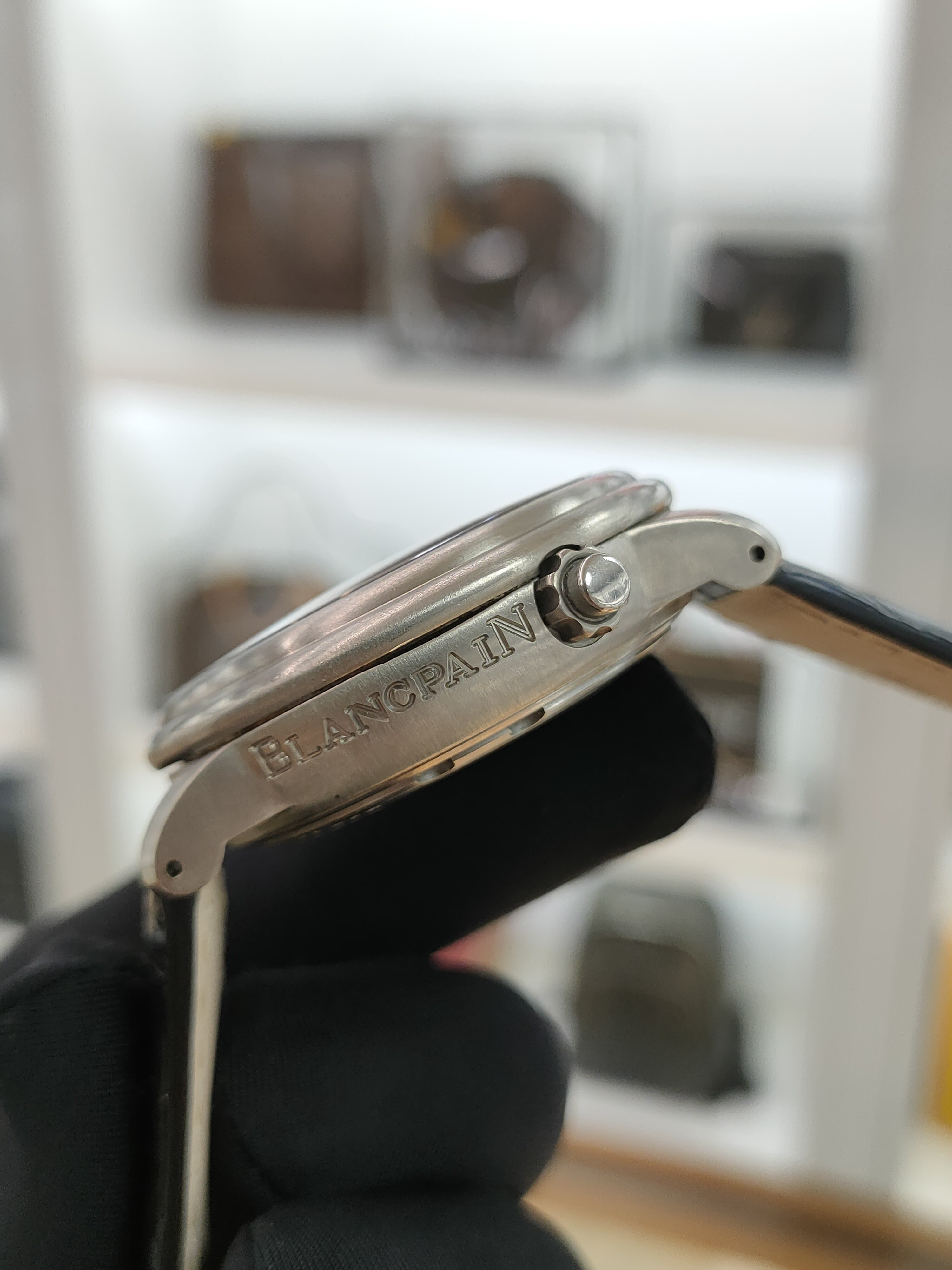 Blancpain 2041-1230-64B detail 4