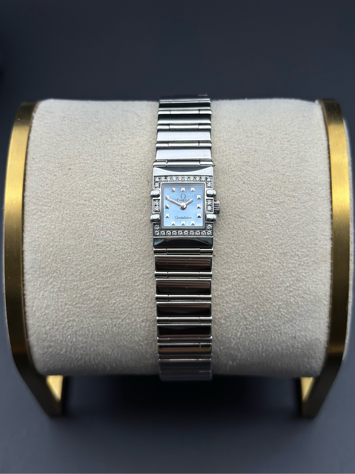 Omega 1537.74.00 detail 1