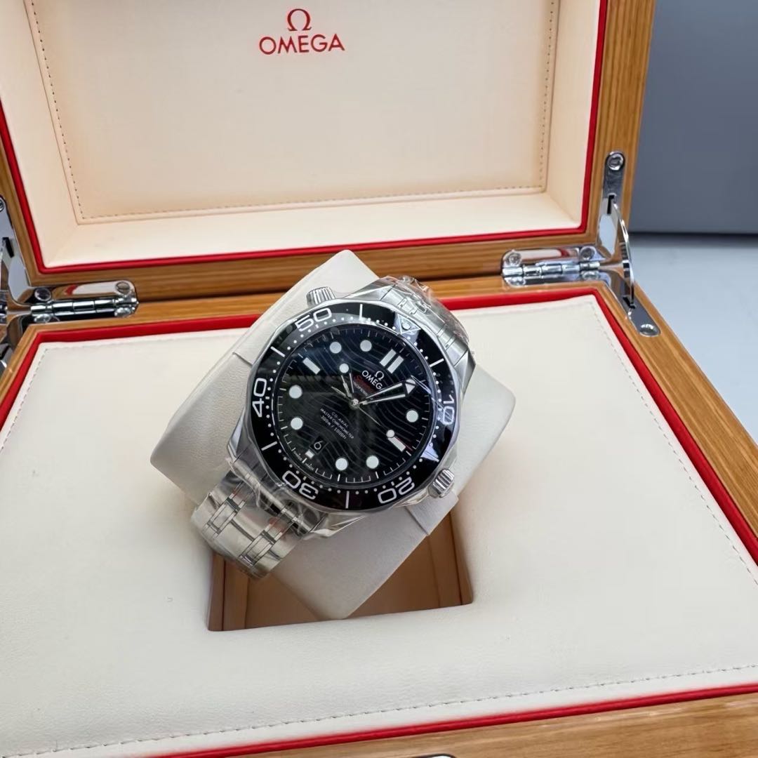 Omega 210.30.42.20.01.001 detail 1