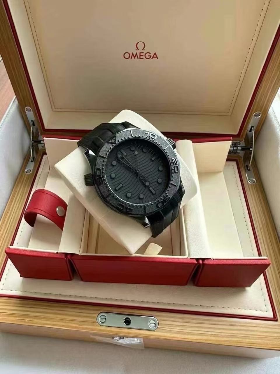 Omega 210.92.44.20.01.003