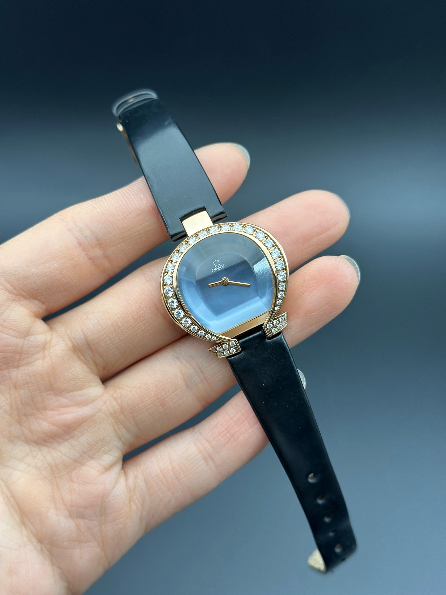 Omega 5885.72.51 detail 1