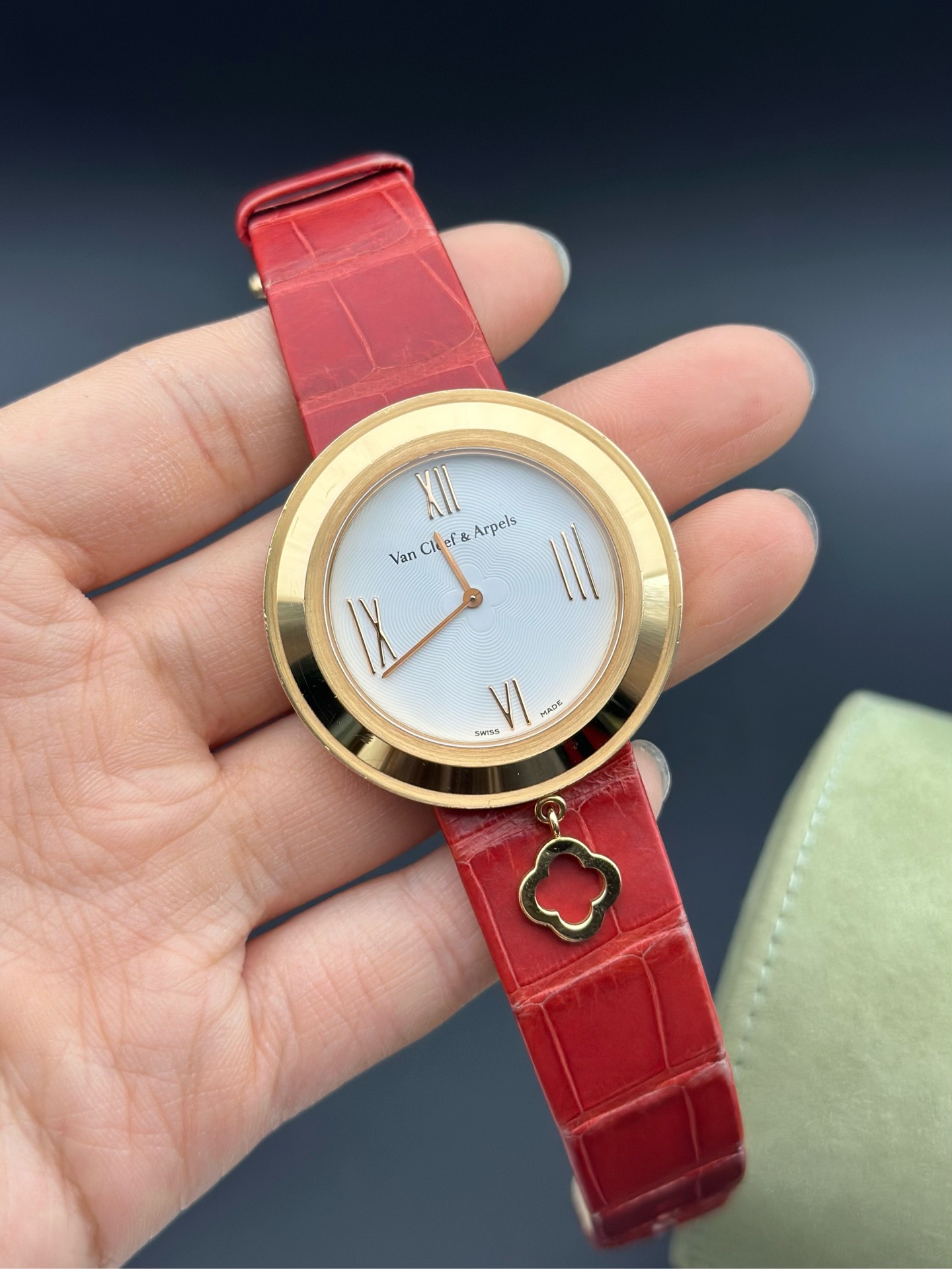 Van Cleef & Arpels VCARO4HU00 detail 1