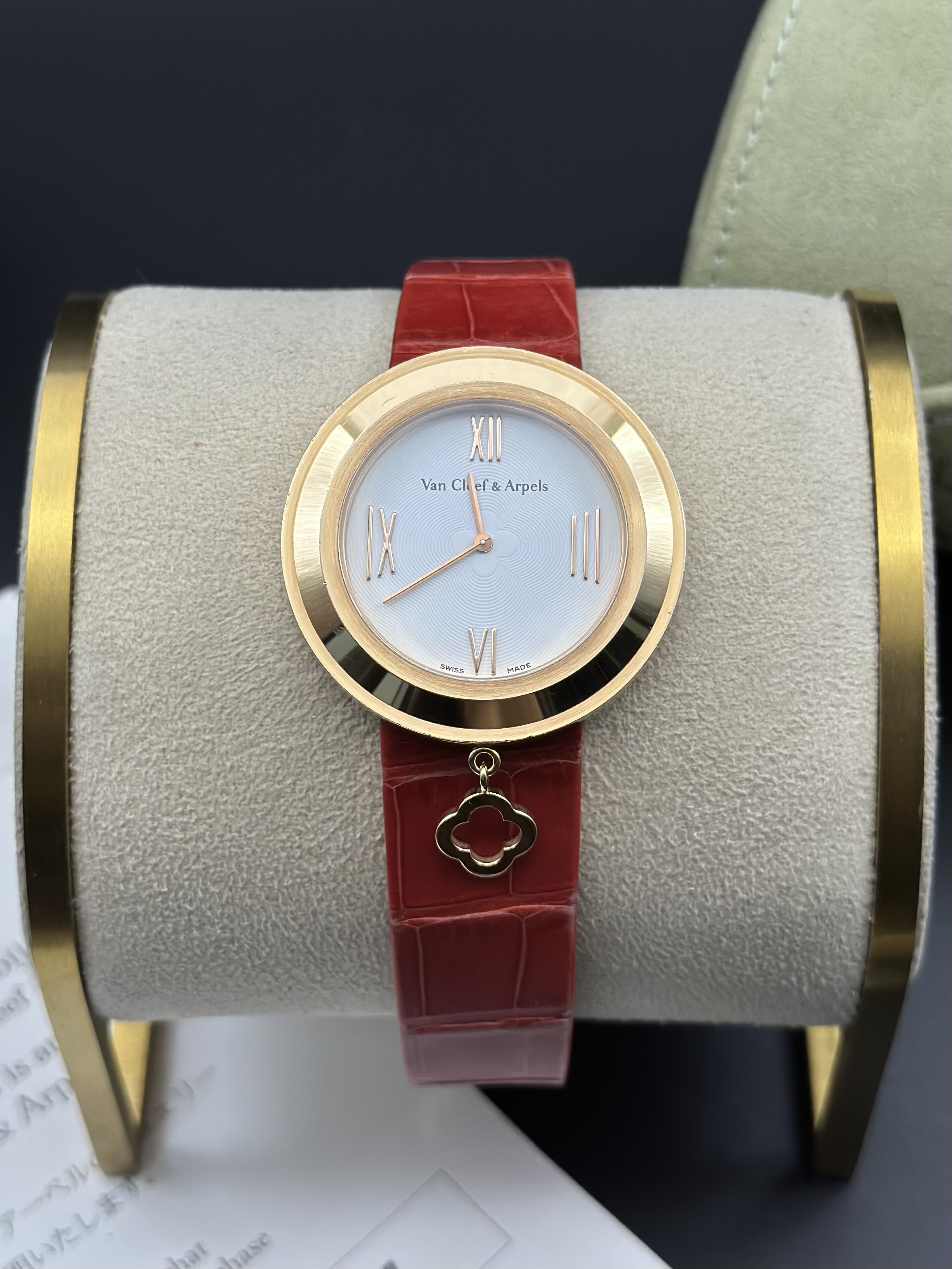 Van Cleef & Arpels VCARO4HU00
