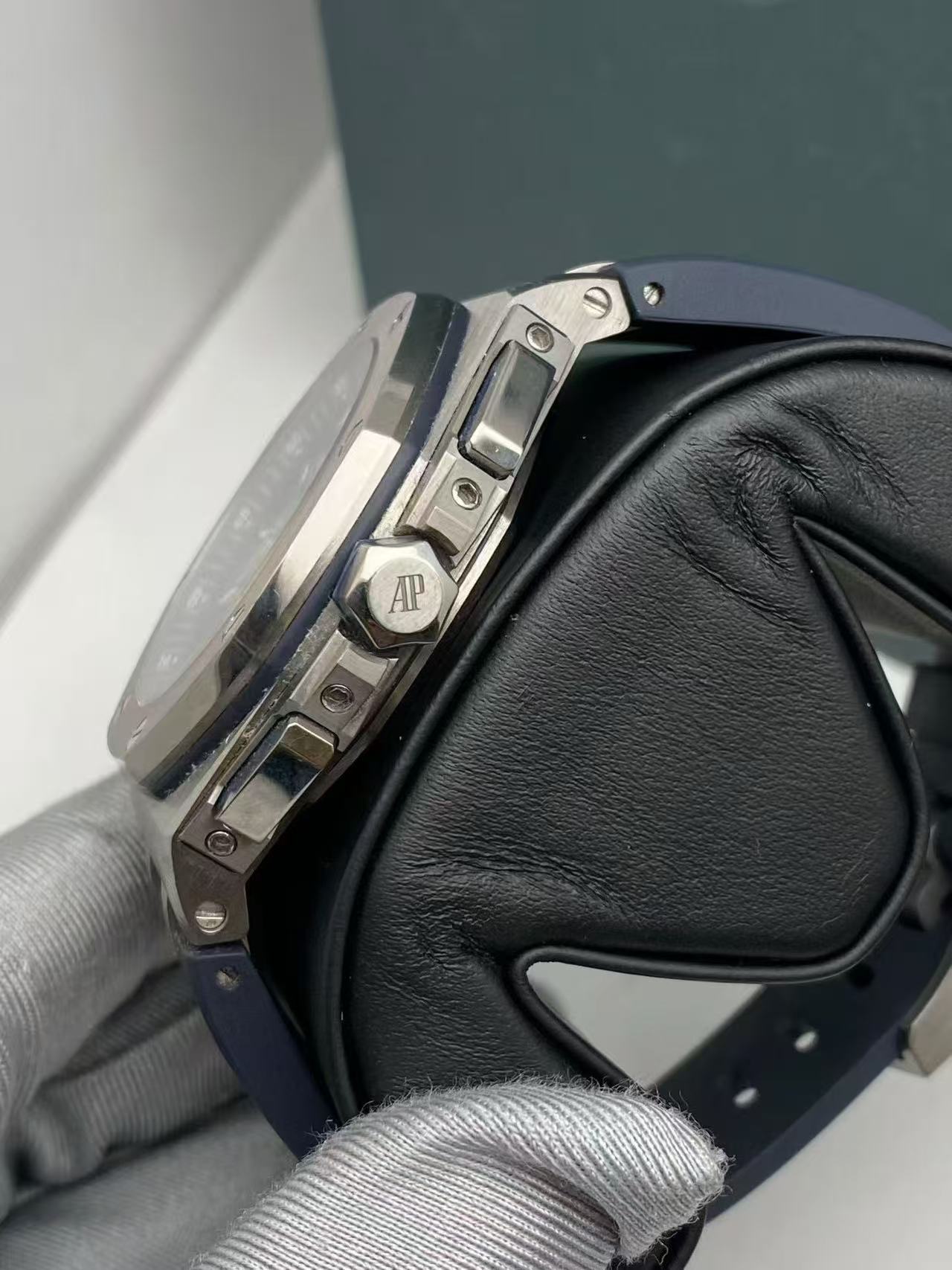 Audemars Piguet 26480TI.OO.A027CA.01 detail 1