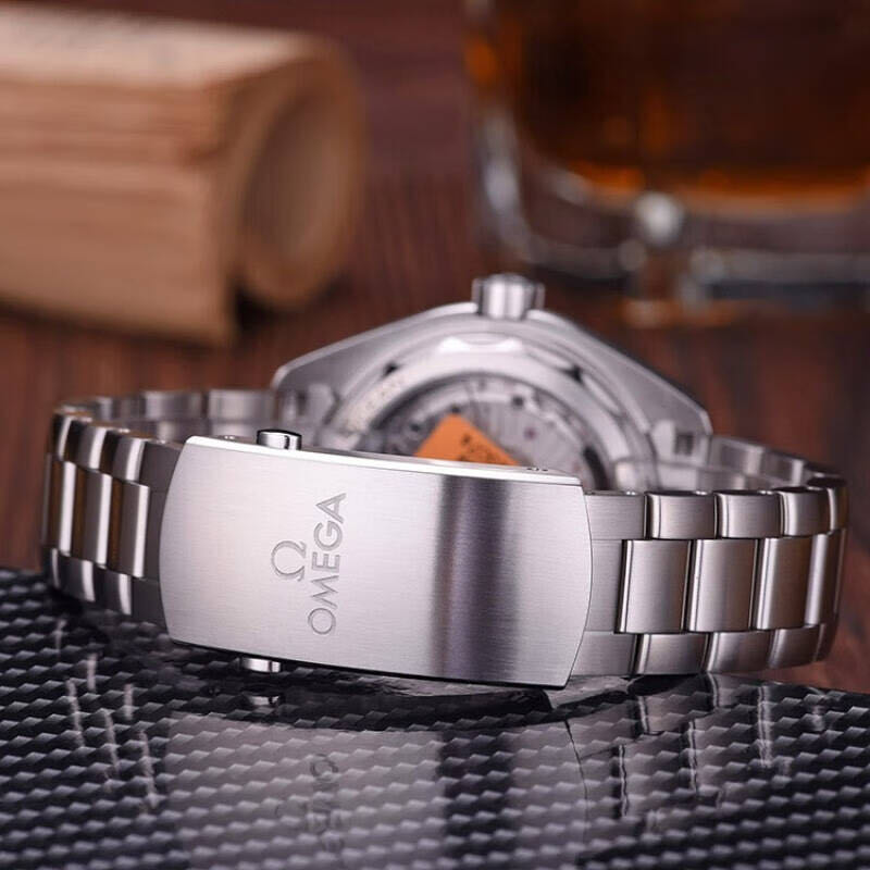 Omega 215.30.44.21.01.002 detail 4
