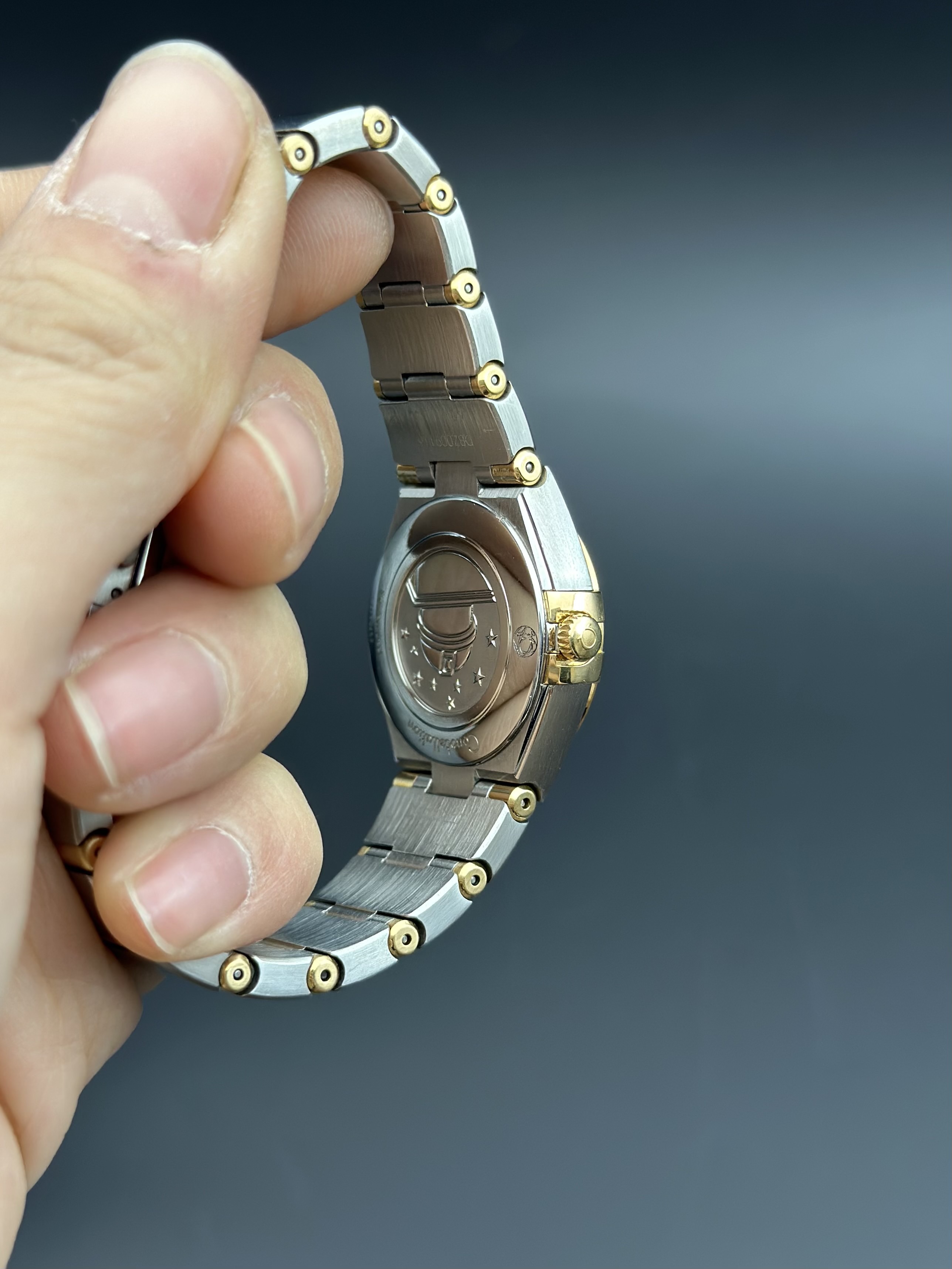 Omega 131.20.25.60.52.002 detail 3