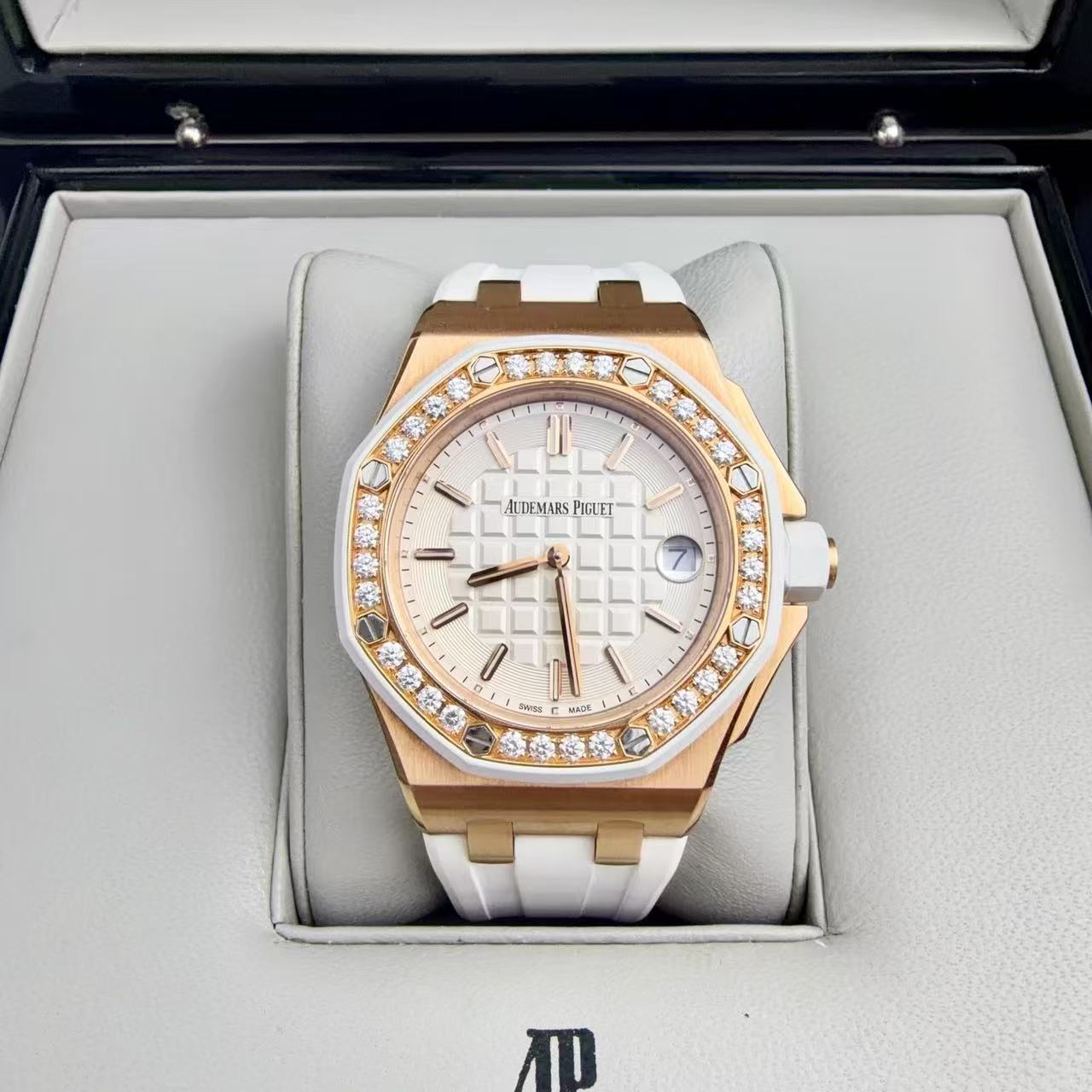 Audemars Piguet 67540OK detail 4