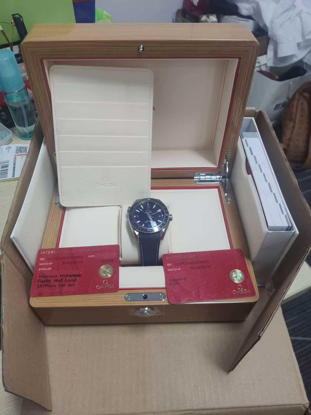 Omega 232.92.44.22.03.001 detail 2