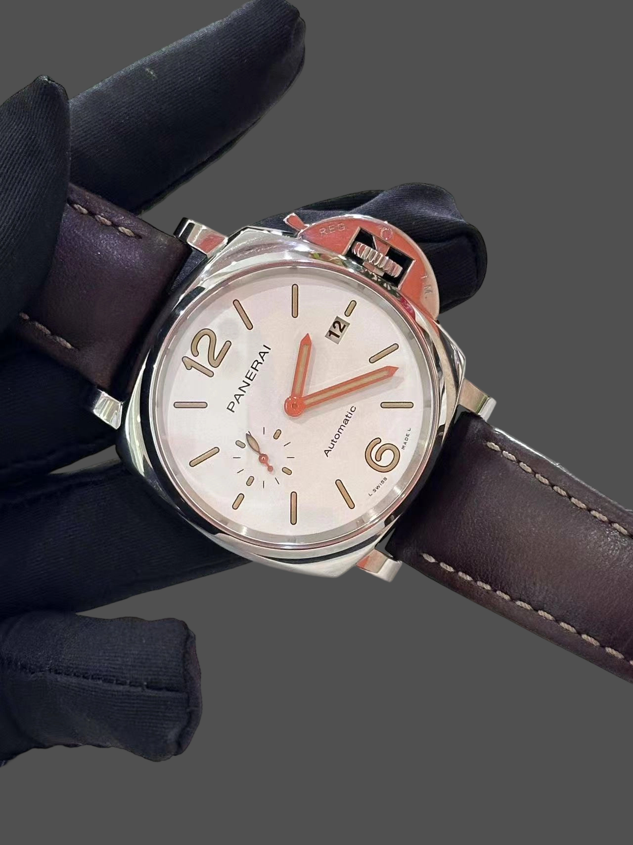 Panerai PAM01046 detail 2