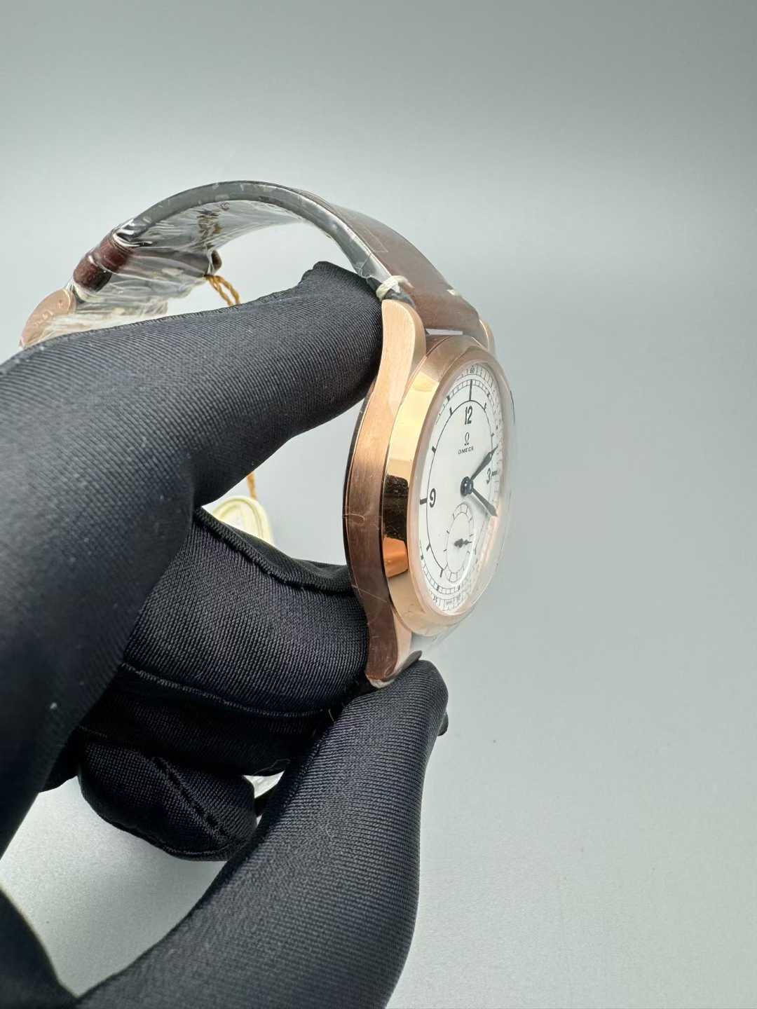 Omega 522.52.39.21.04.001 detail 2