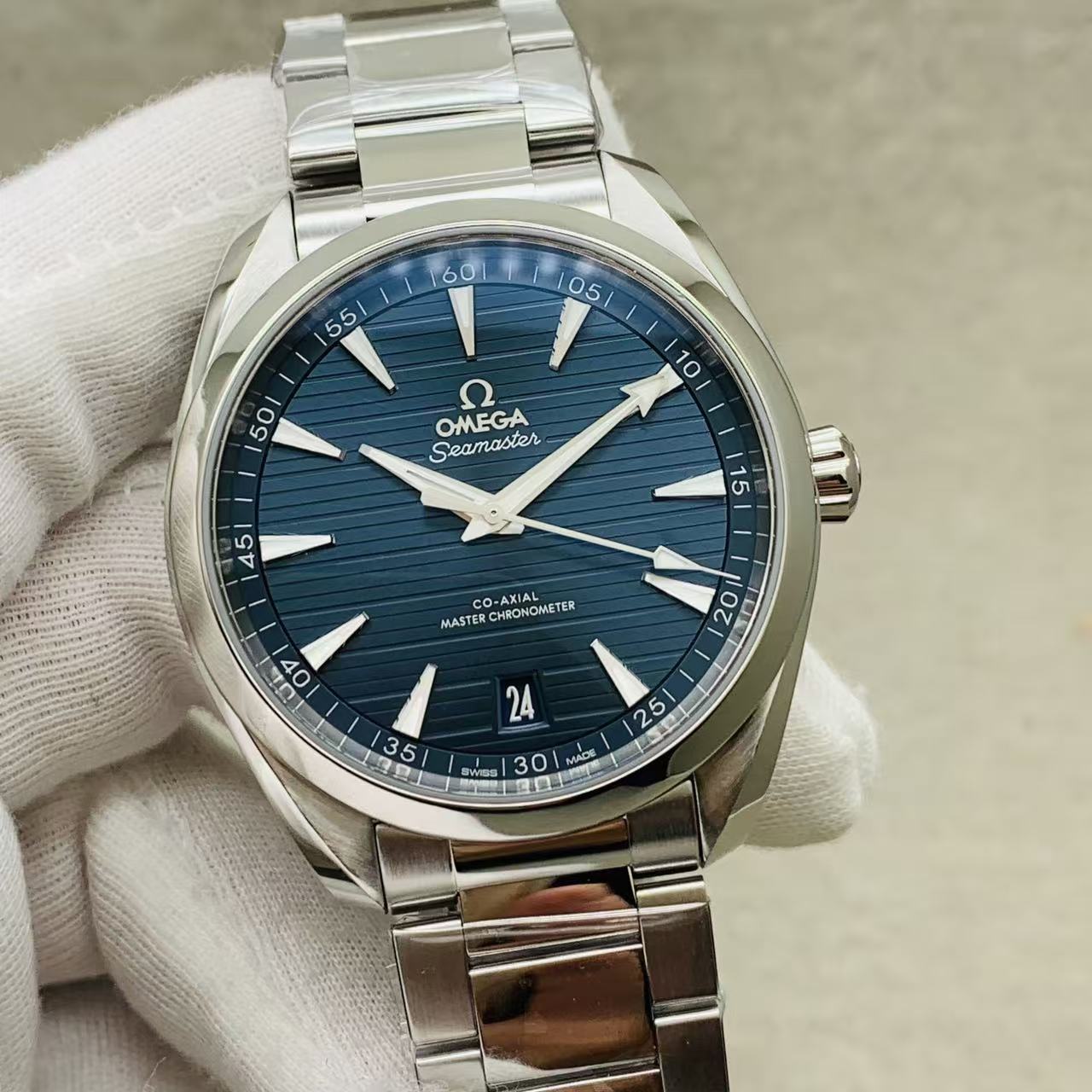 Omega 220.10.41.21.03.003 detail 1