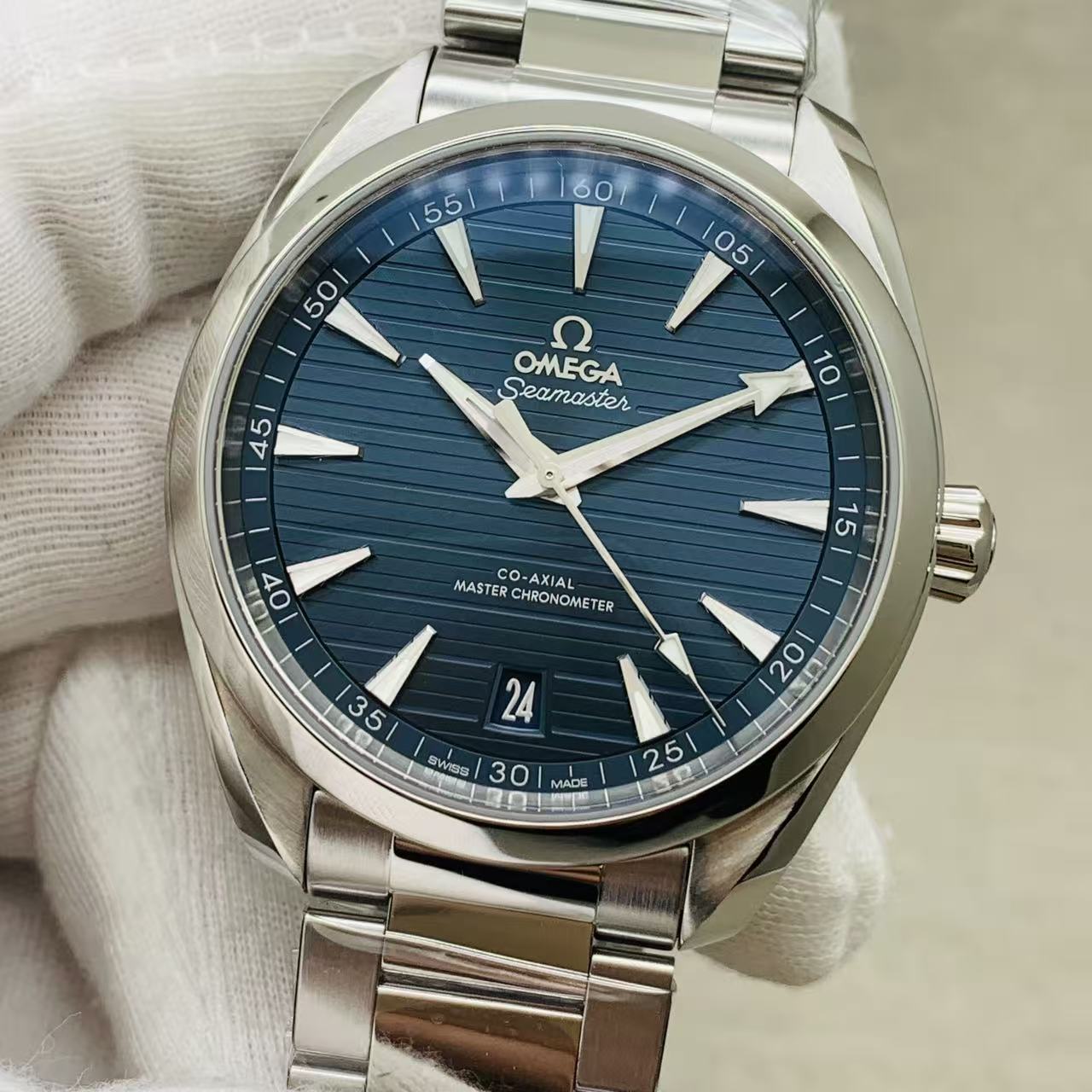 Omega 220.10.41.21.03.003