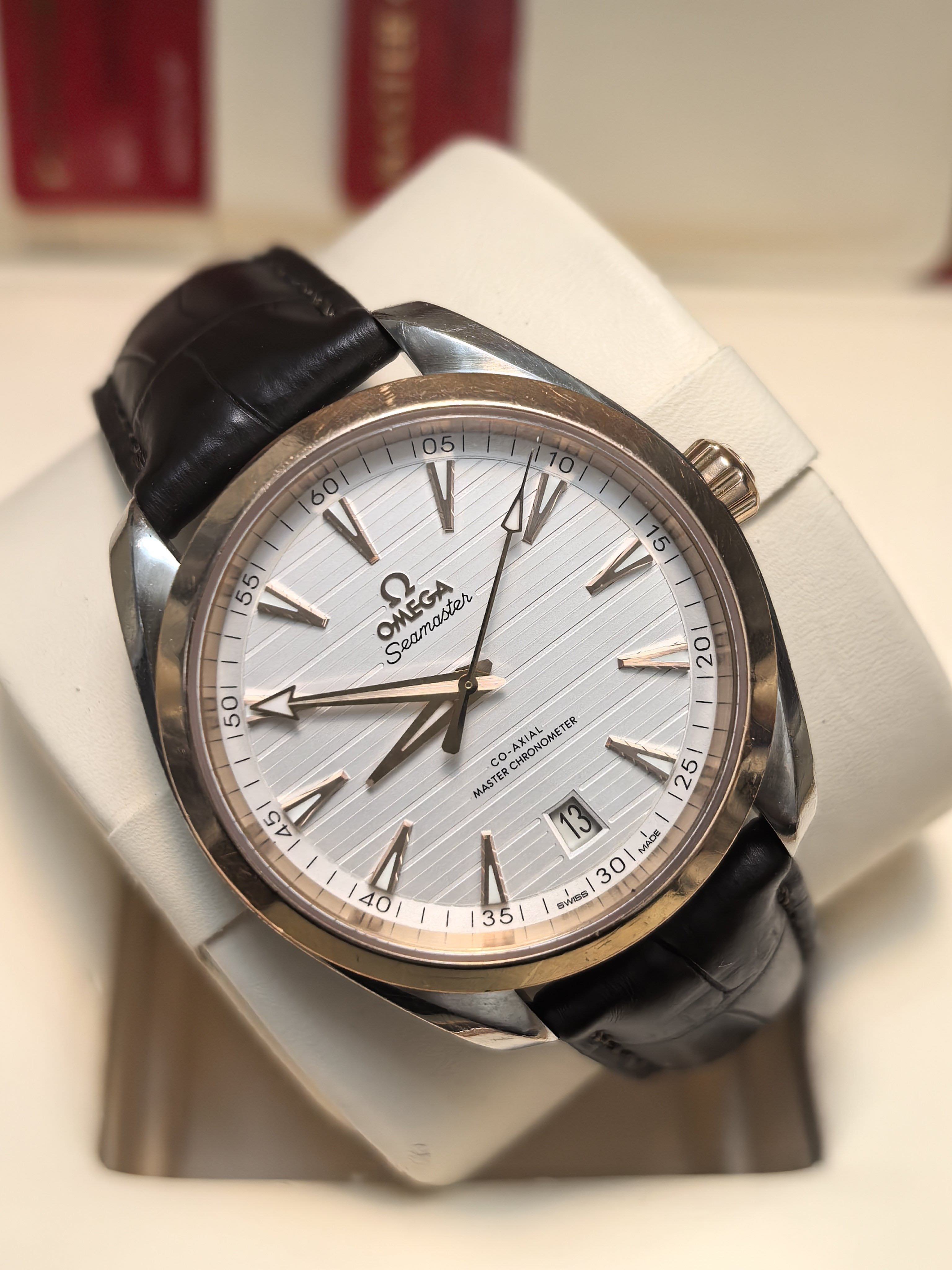 Omega 220.23.41.21.02.001 detail 2