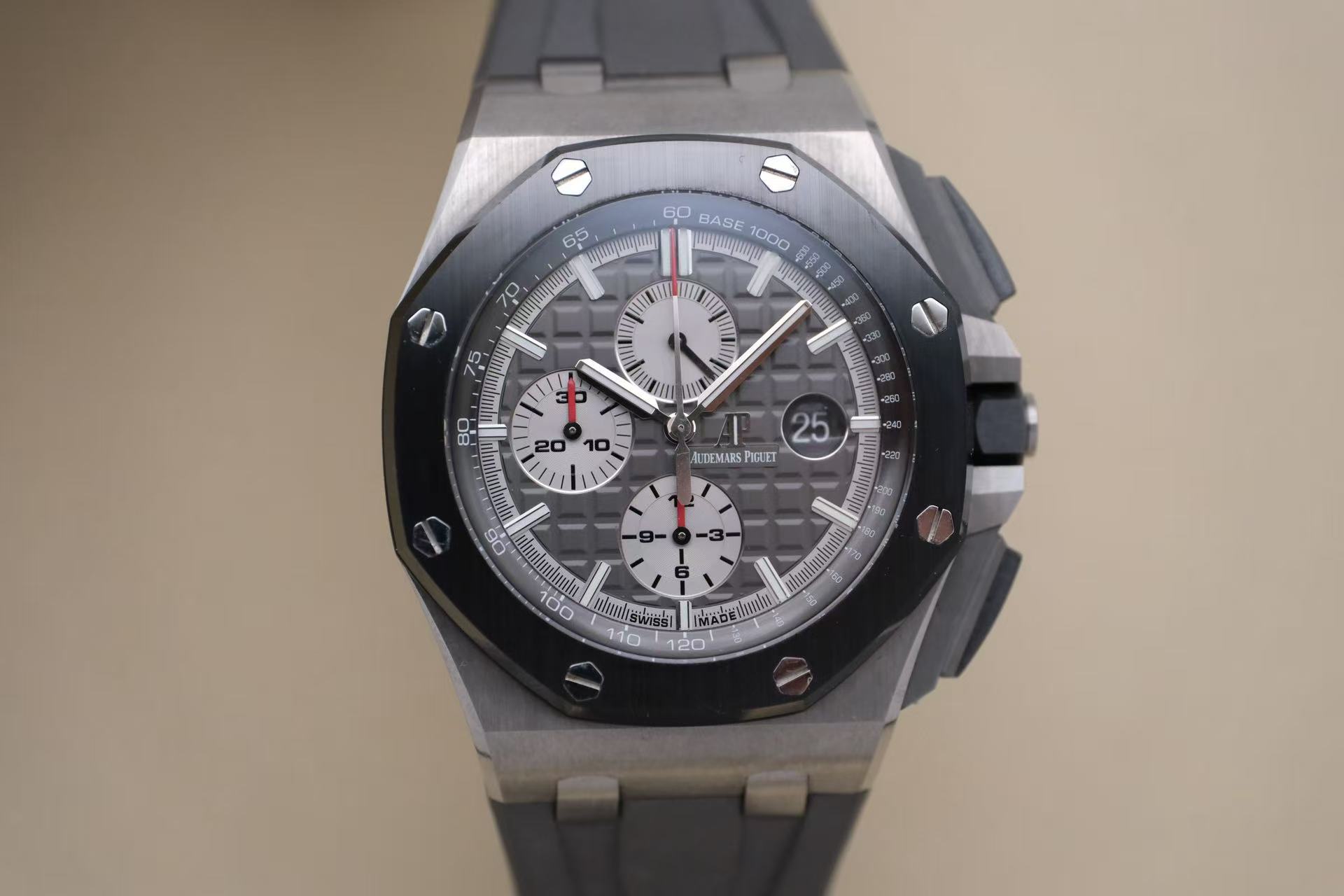Audemars Piguet 26400IO.OO.A004CA.01 detail 2
