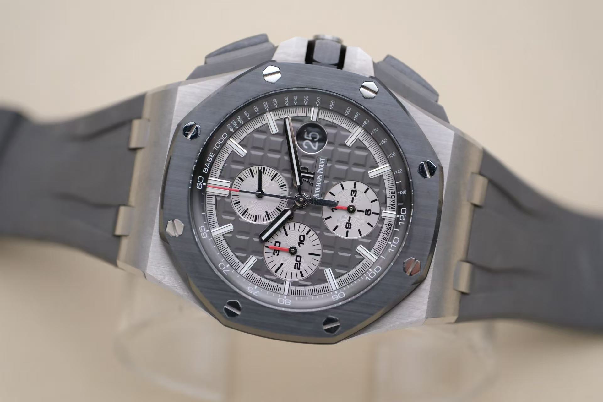 Audemars Piguet 26400IO.OO.A004CA.01 detail 3